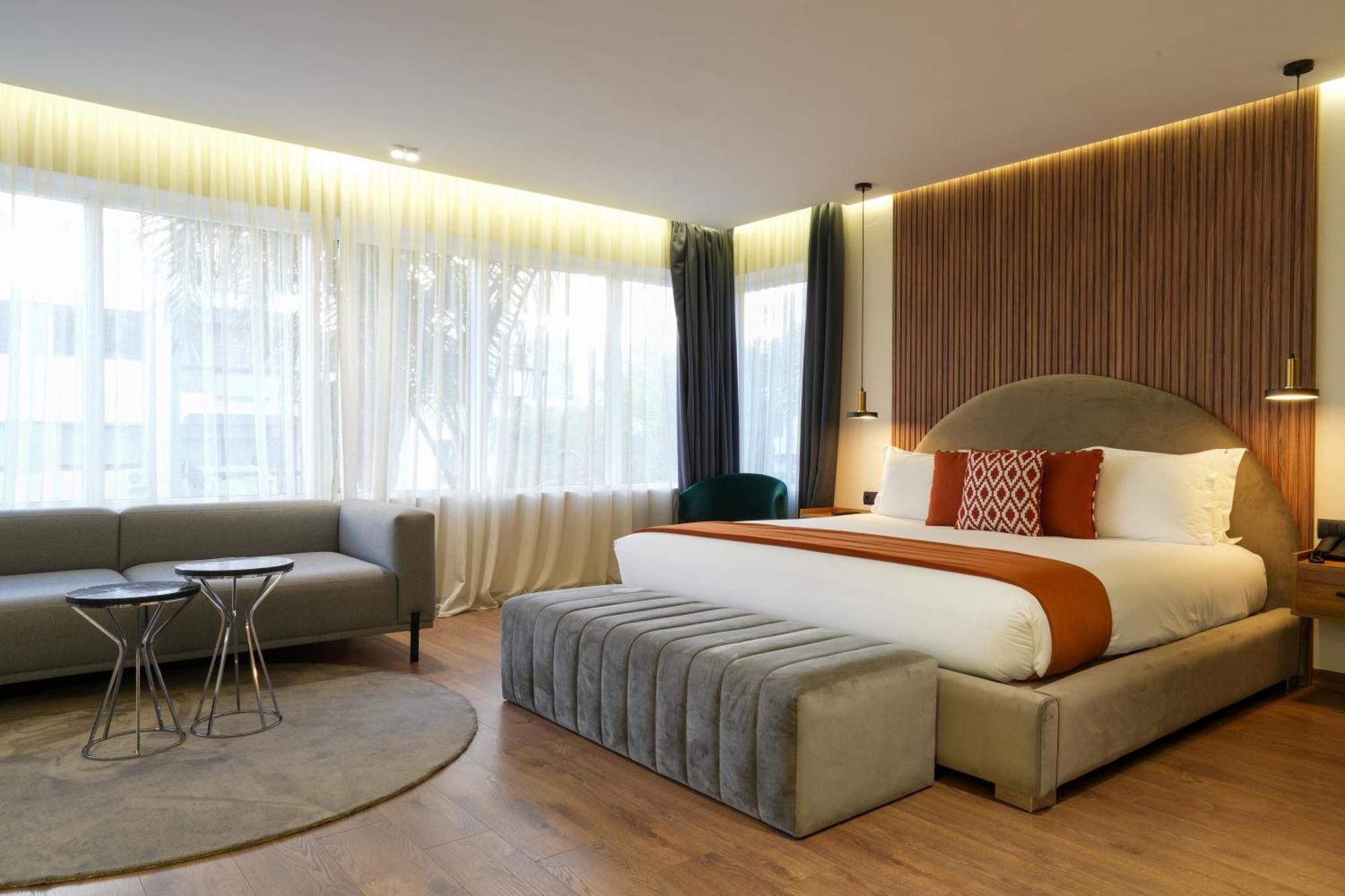 Deluxe Suite