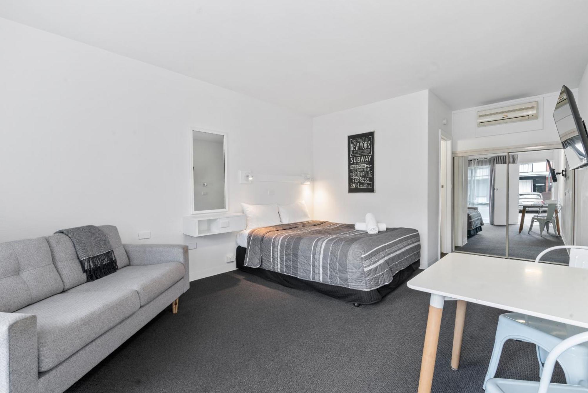 Standard Queen Room