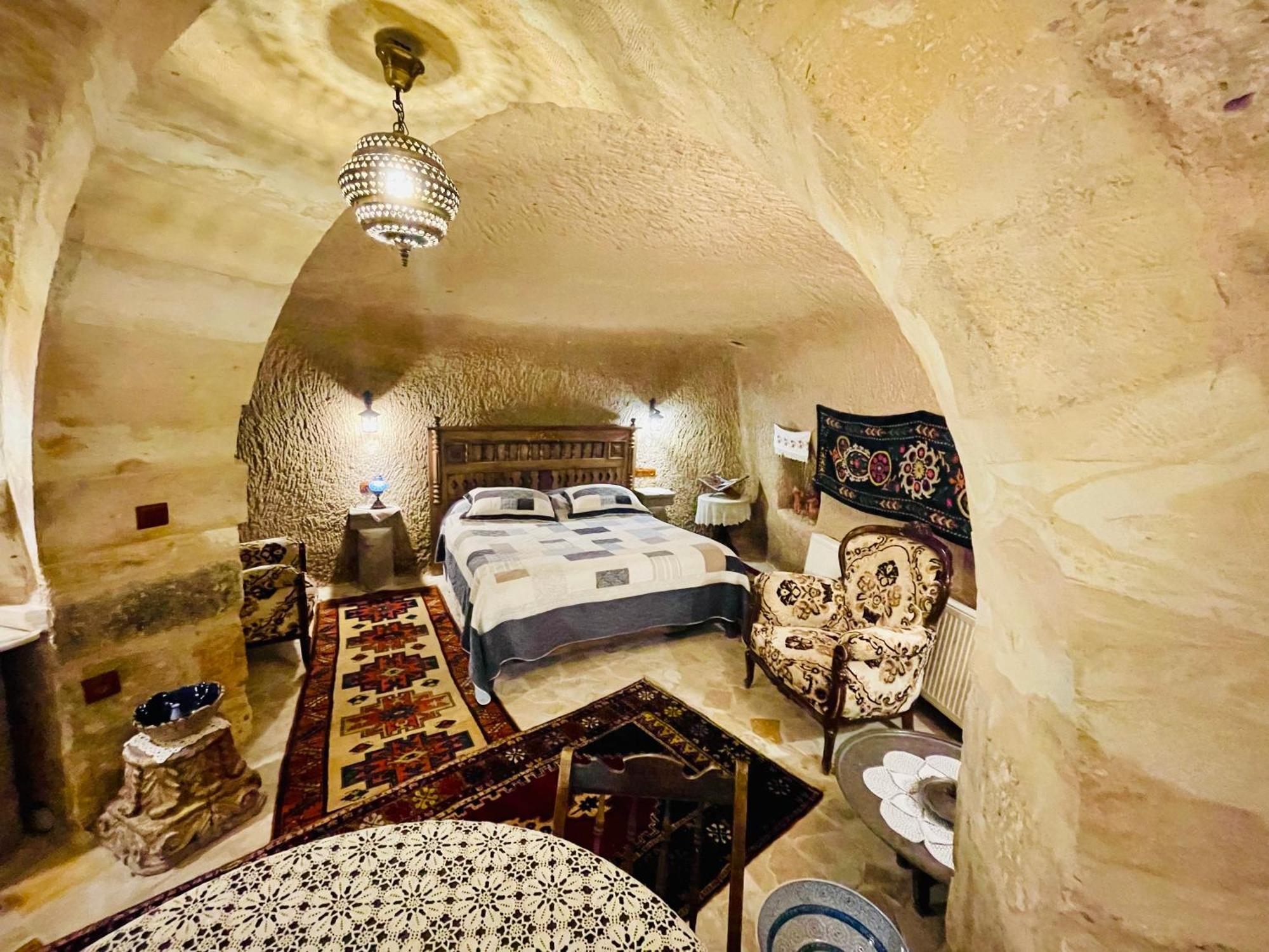 Cave Triple Room