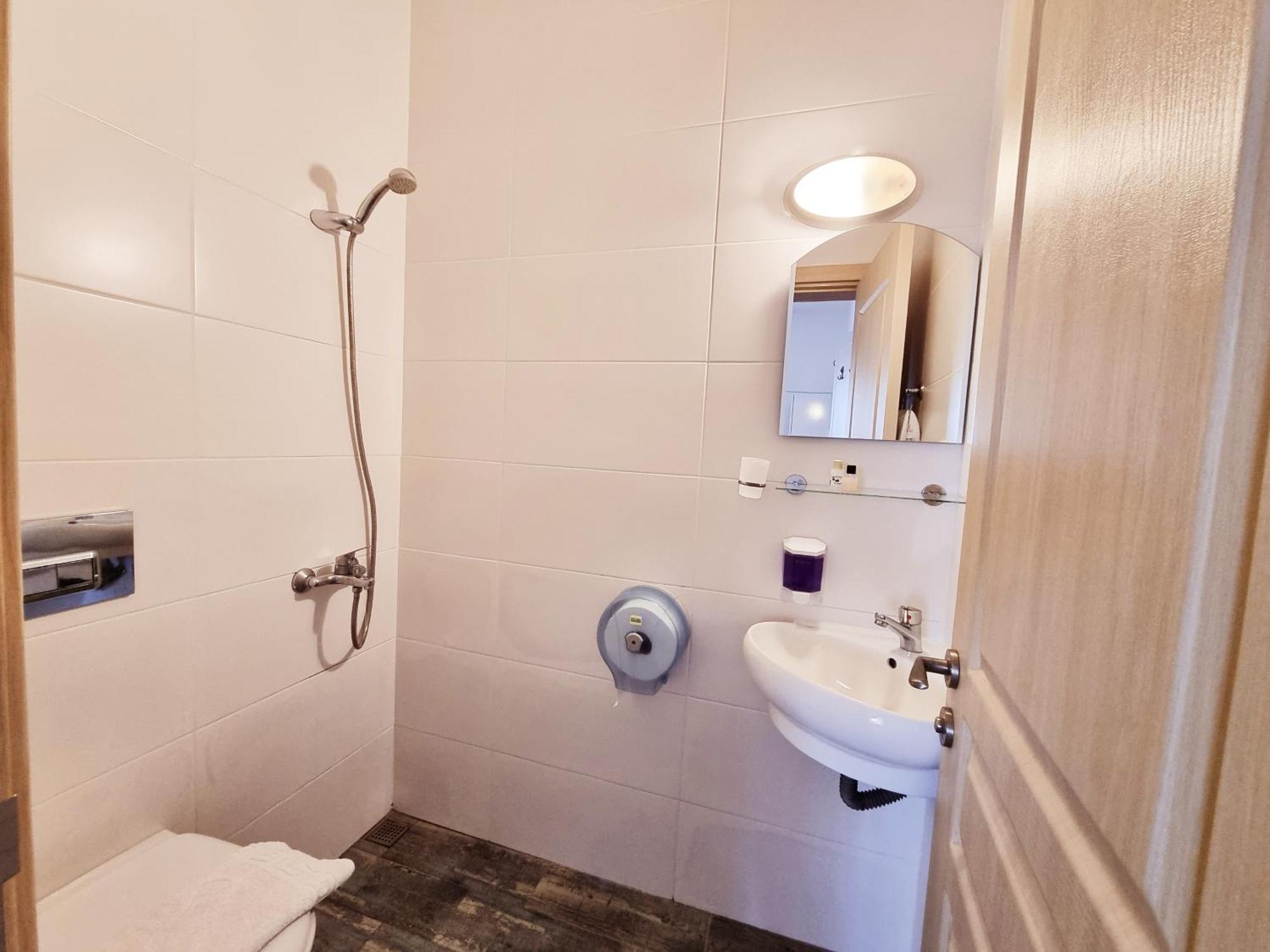 Basic Triple Room