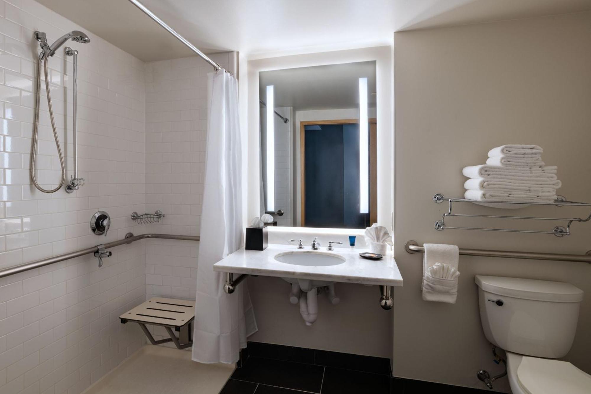 King Room with Adapted Tub - Mobility and Hearing Accessible
