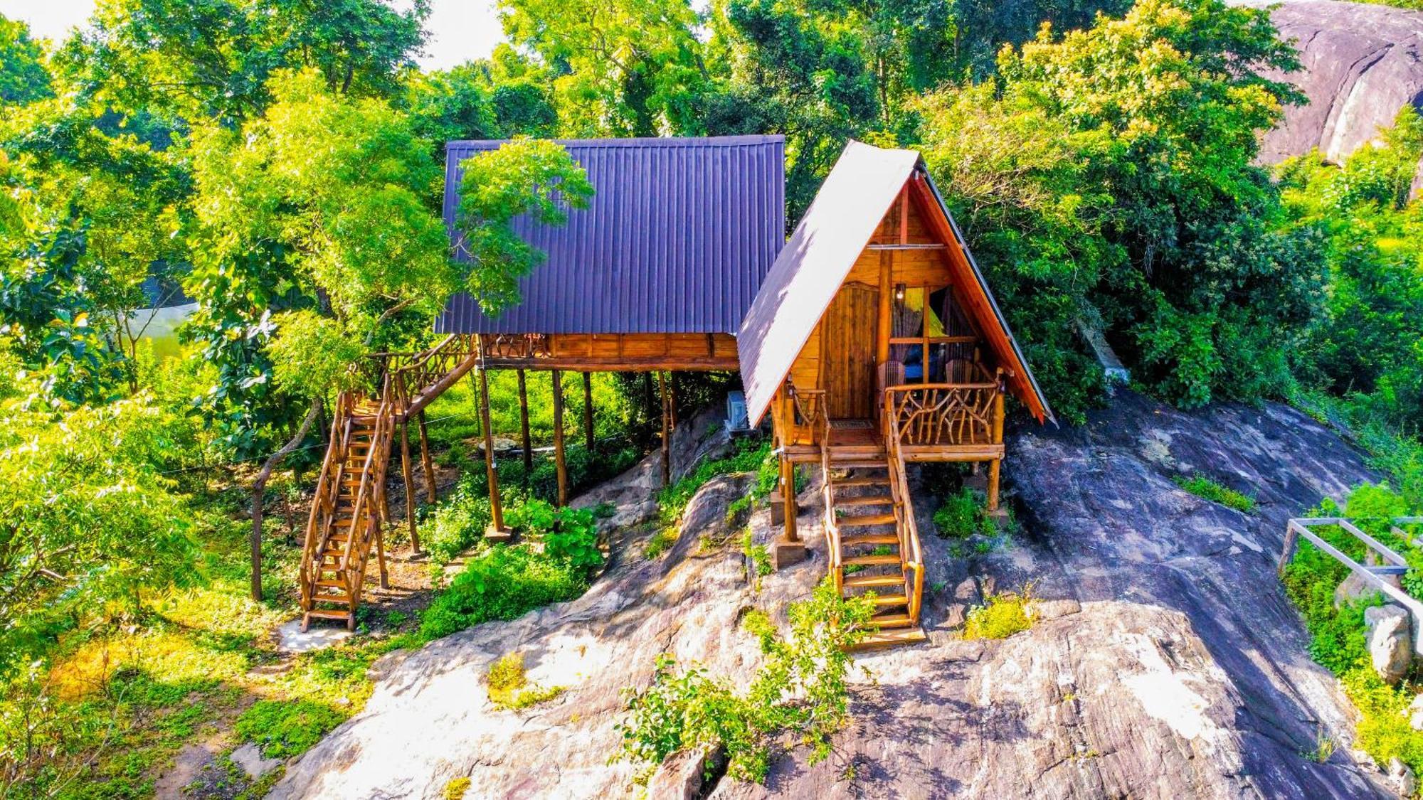 Double Room with Mountain View