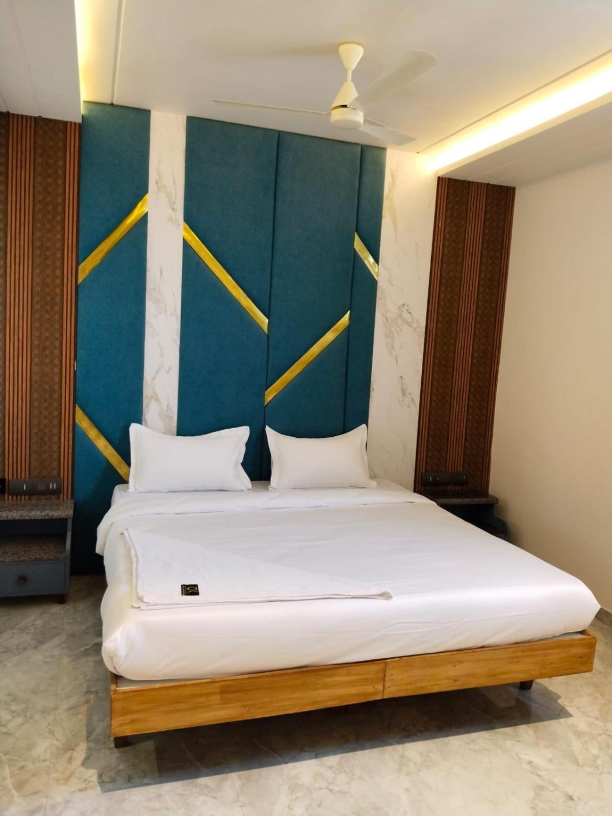Deluxe Single Room