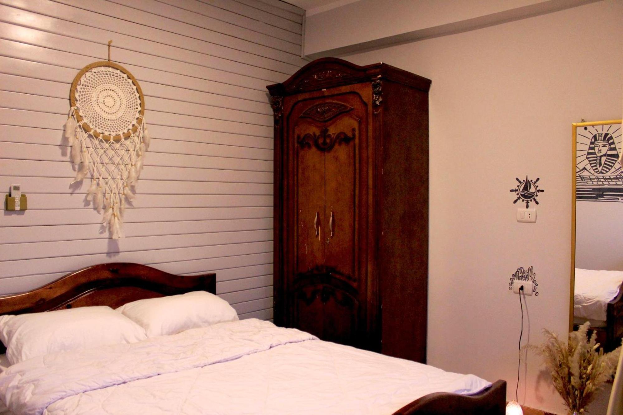 Queen Room with Garden View
