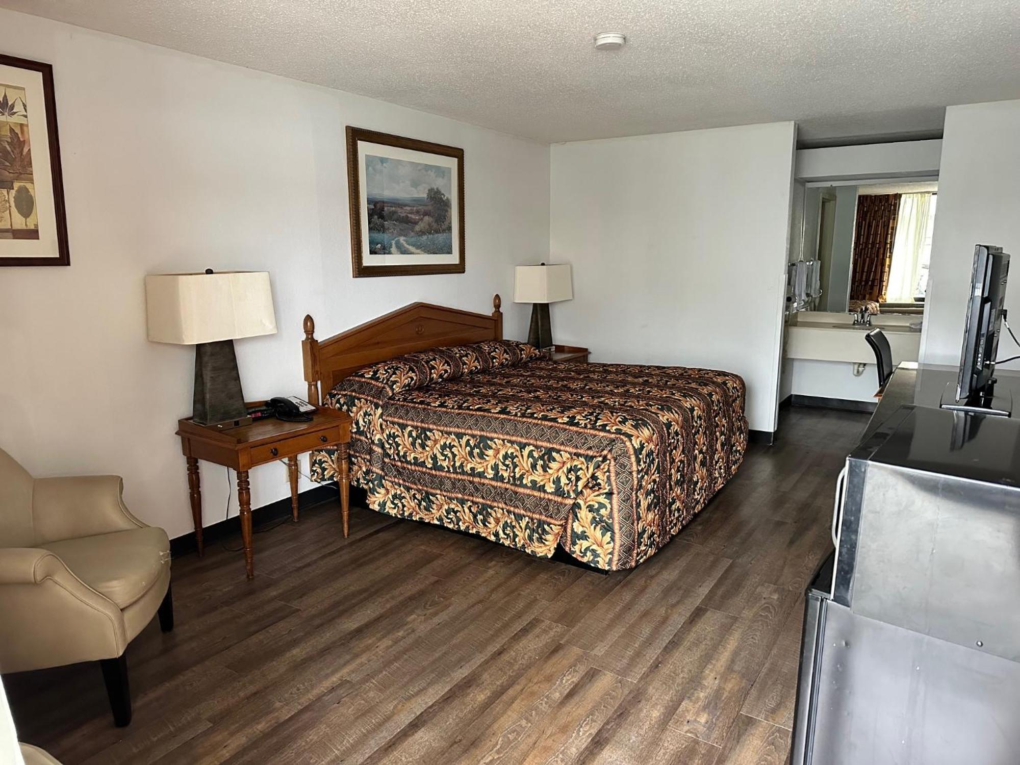 Single Room with Private Bathroom