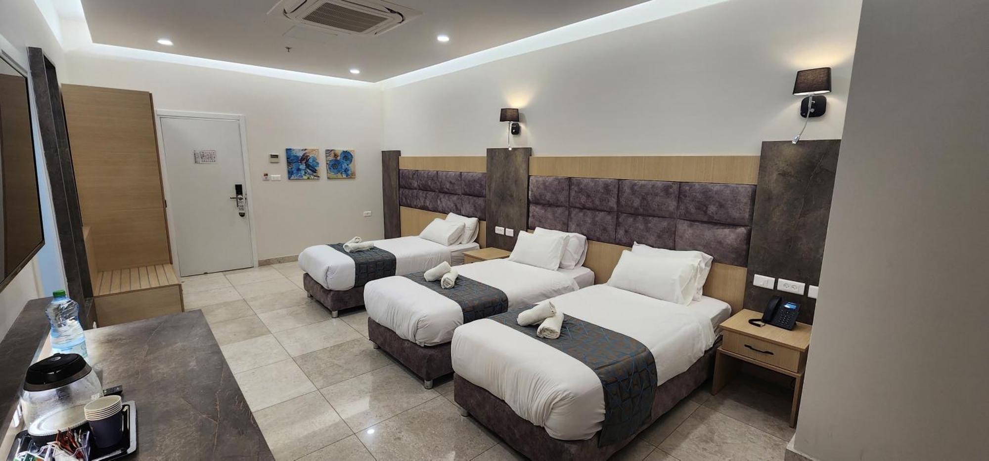 Triple Room