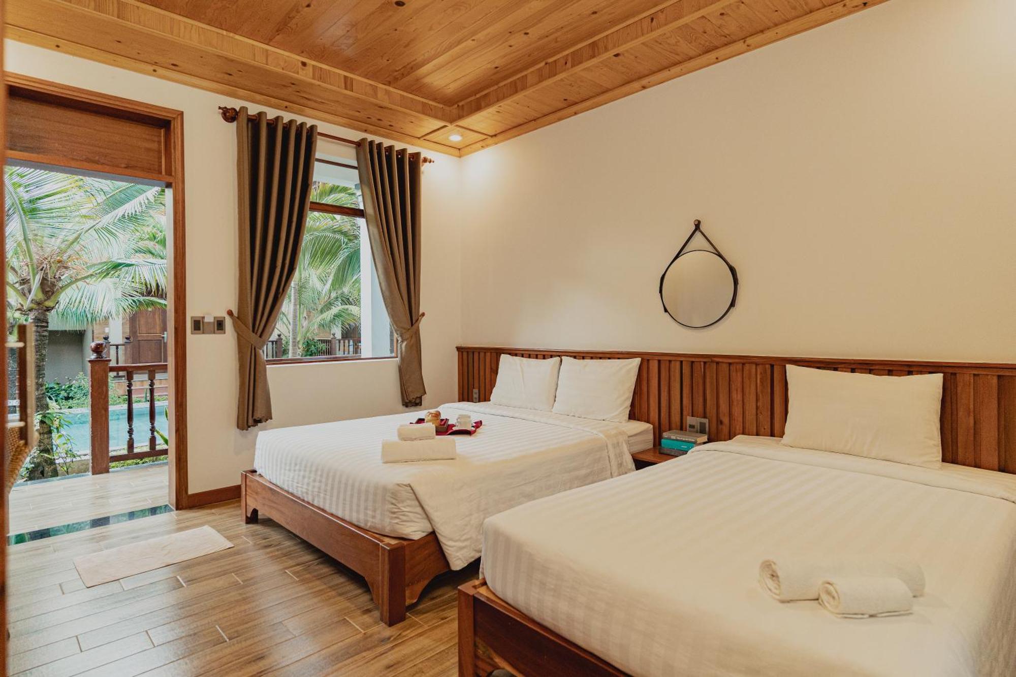 Triple Room with Pool View