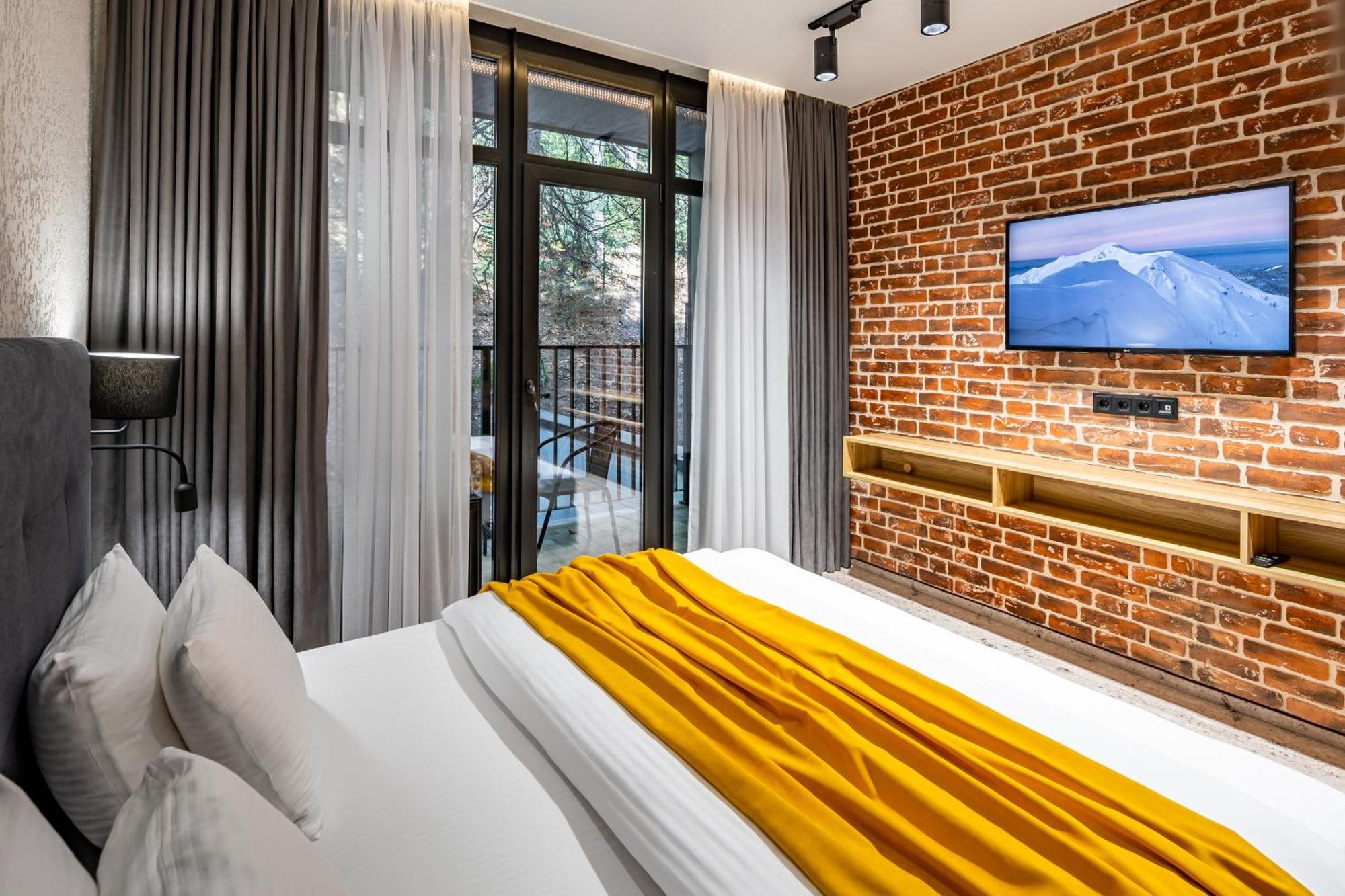 Double Room with Balcony and Forest View
