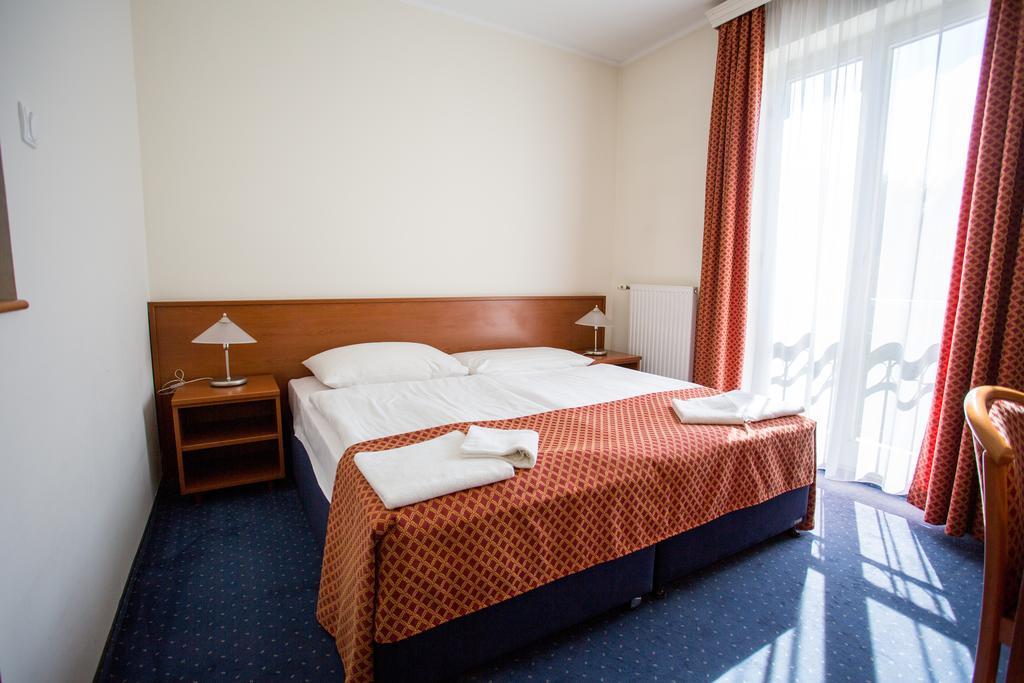 Double or Twin Room with Air-Conditioning