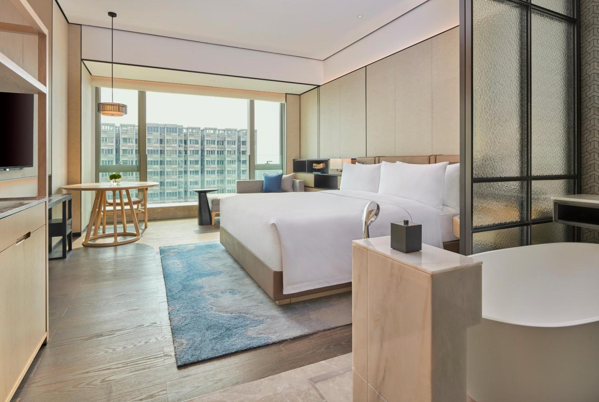 Executive King Room with City View