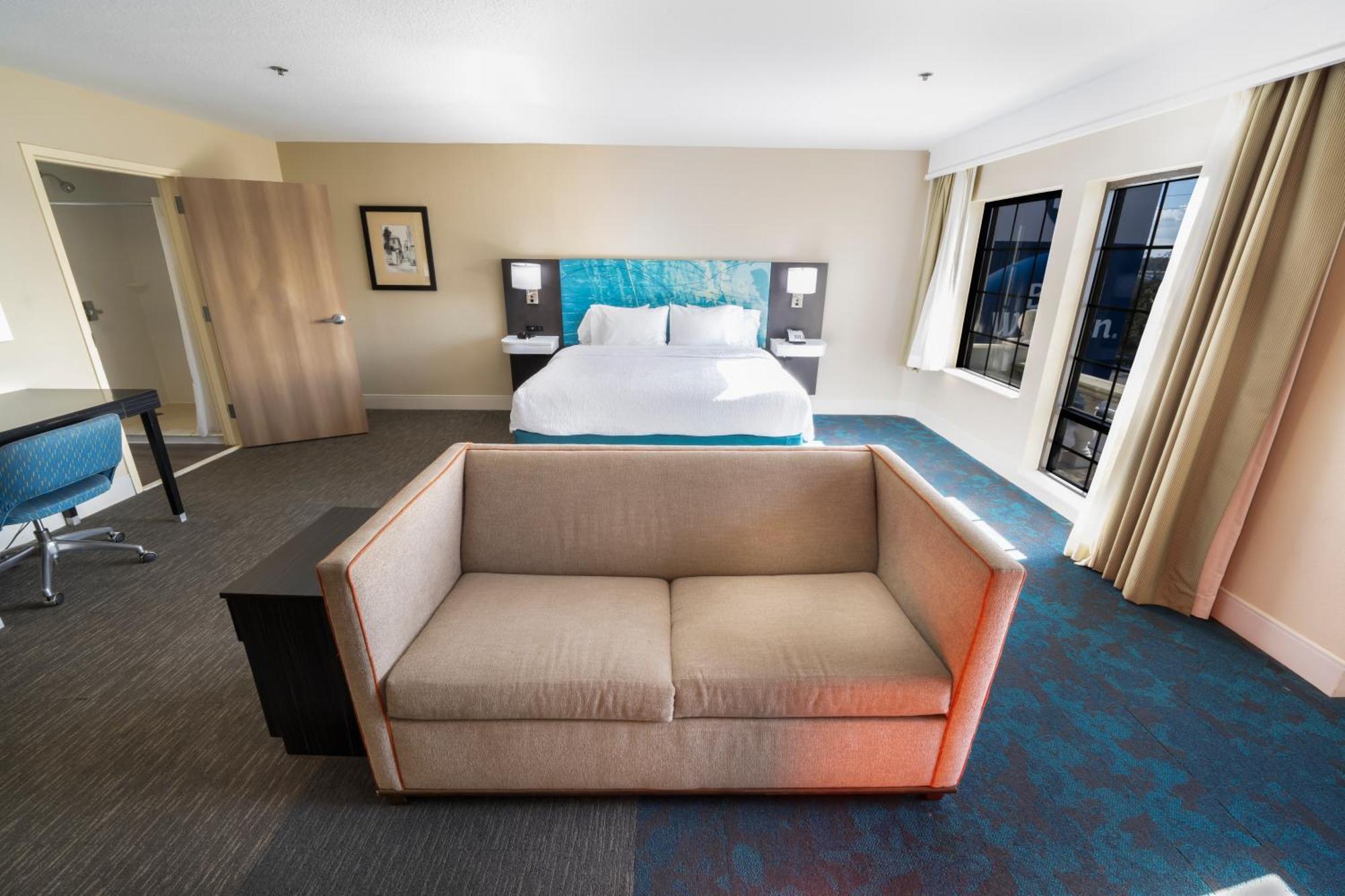 King Studio with Two Sofa Beds - Non-Smoking