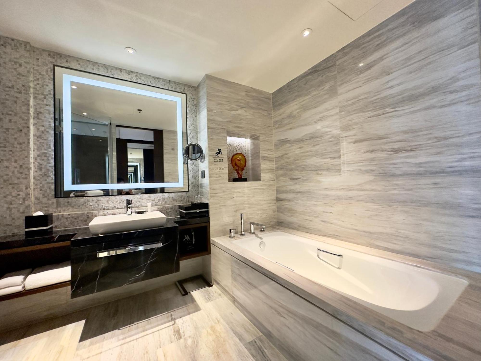 Premier Room, Guest room, 1 King