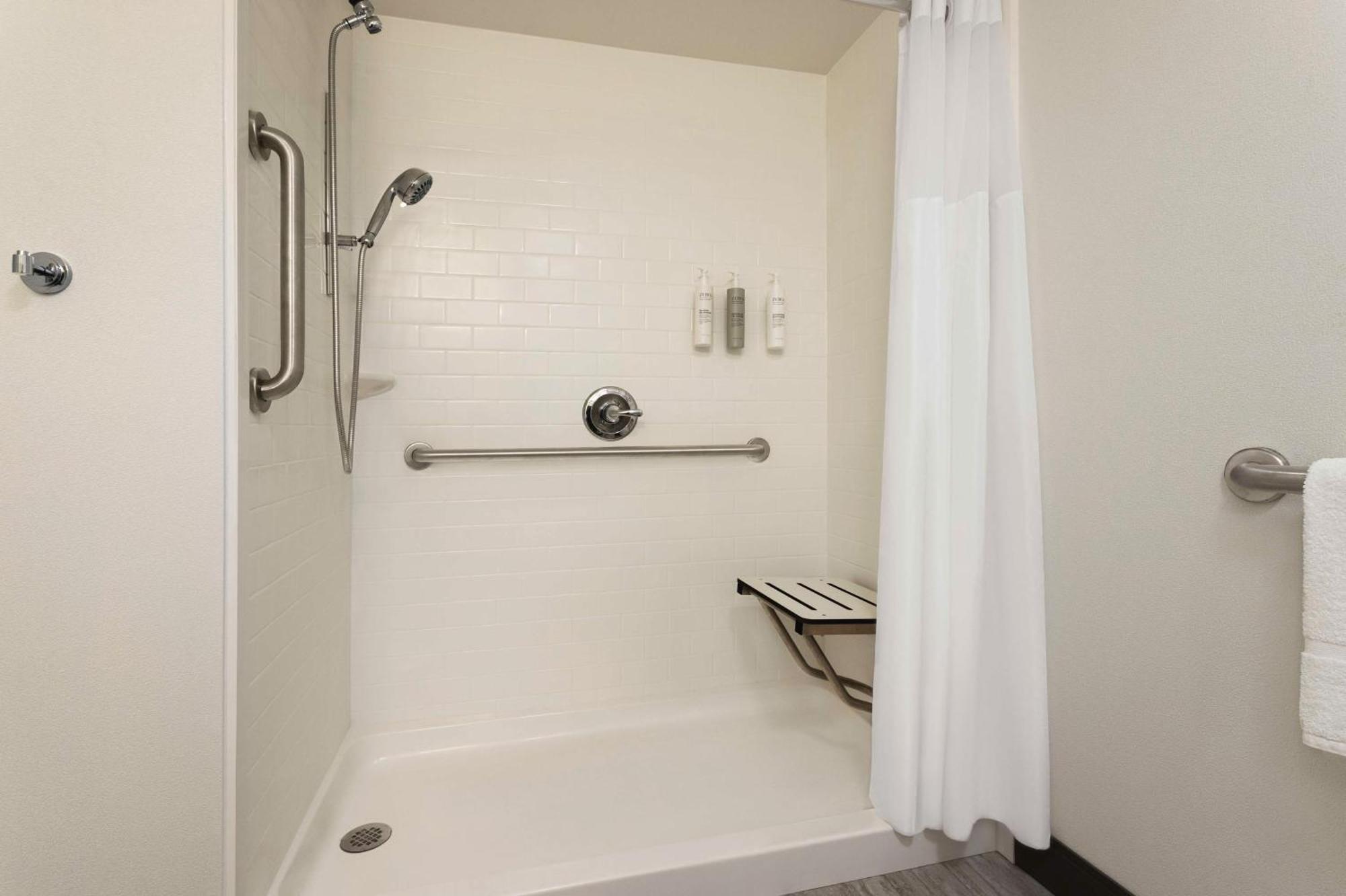 King Room with Sofa Bed - Hearing Accessible