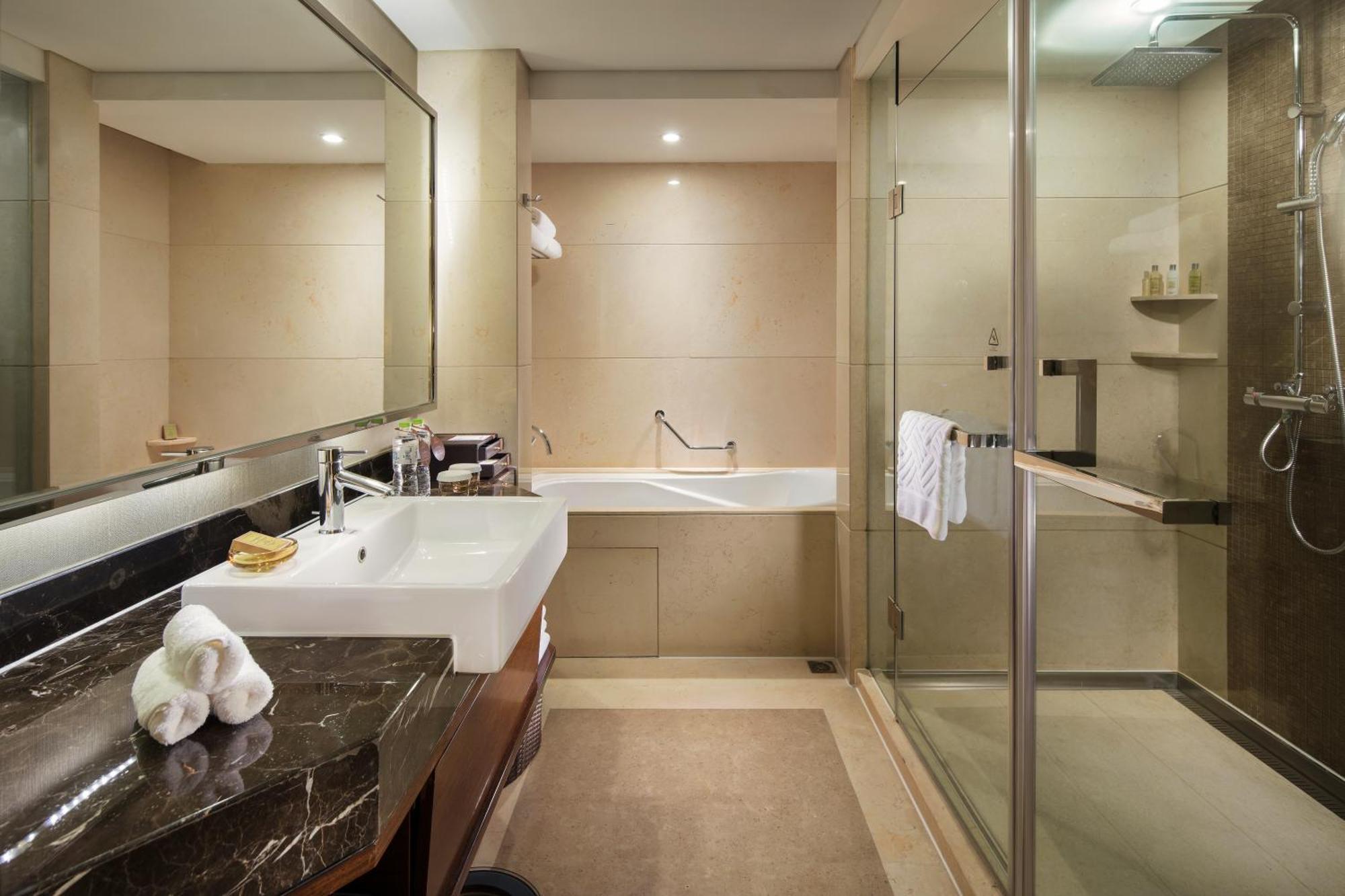Deluxe Superior King Room