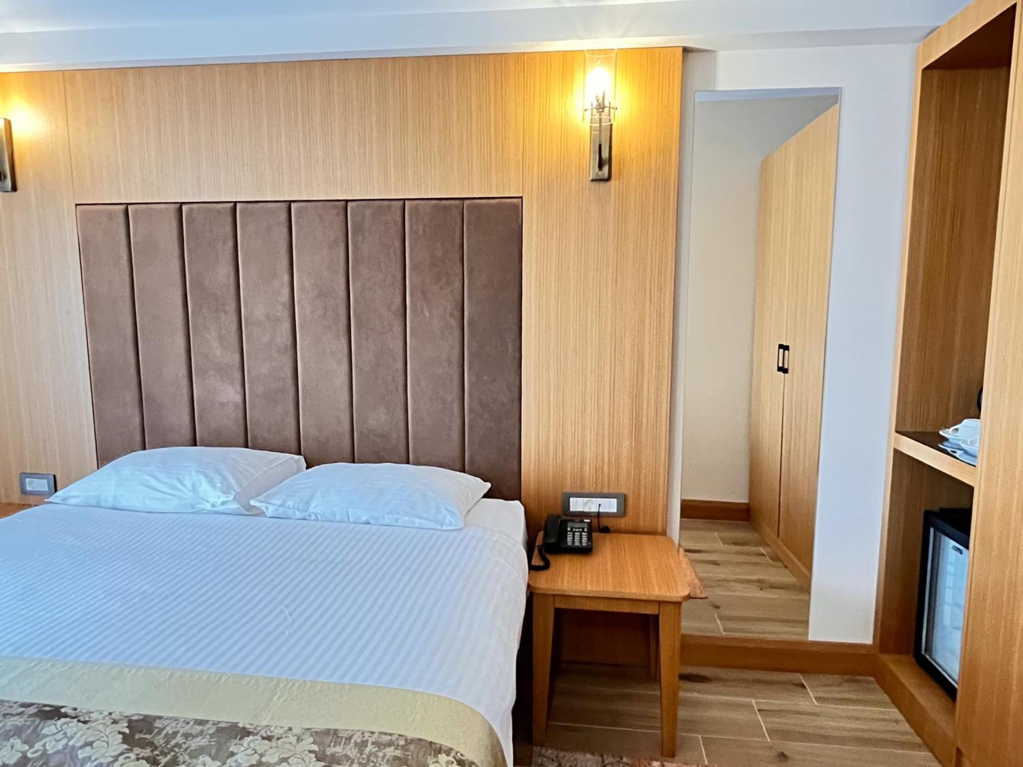 Superior Double Room with Balcony and Sea View