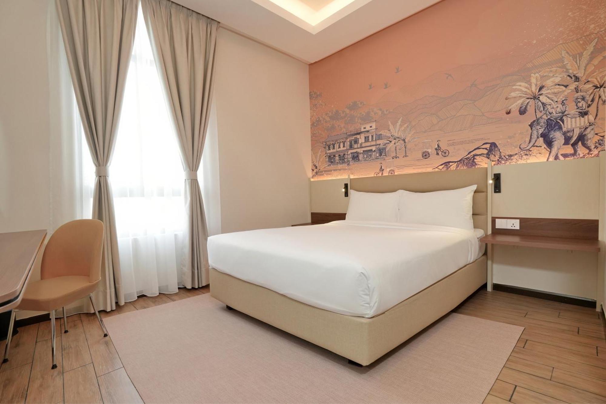 Deluxe Queen Room