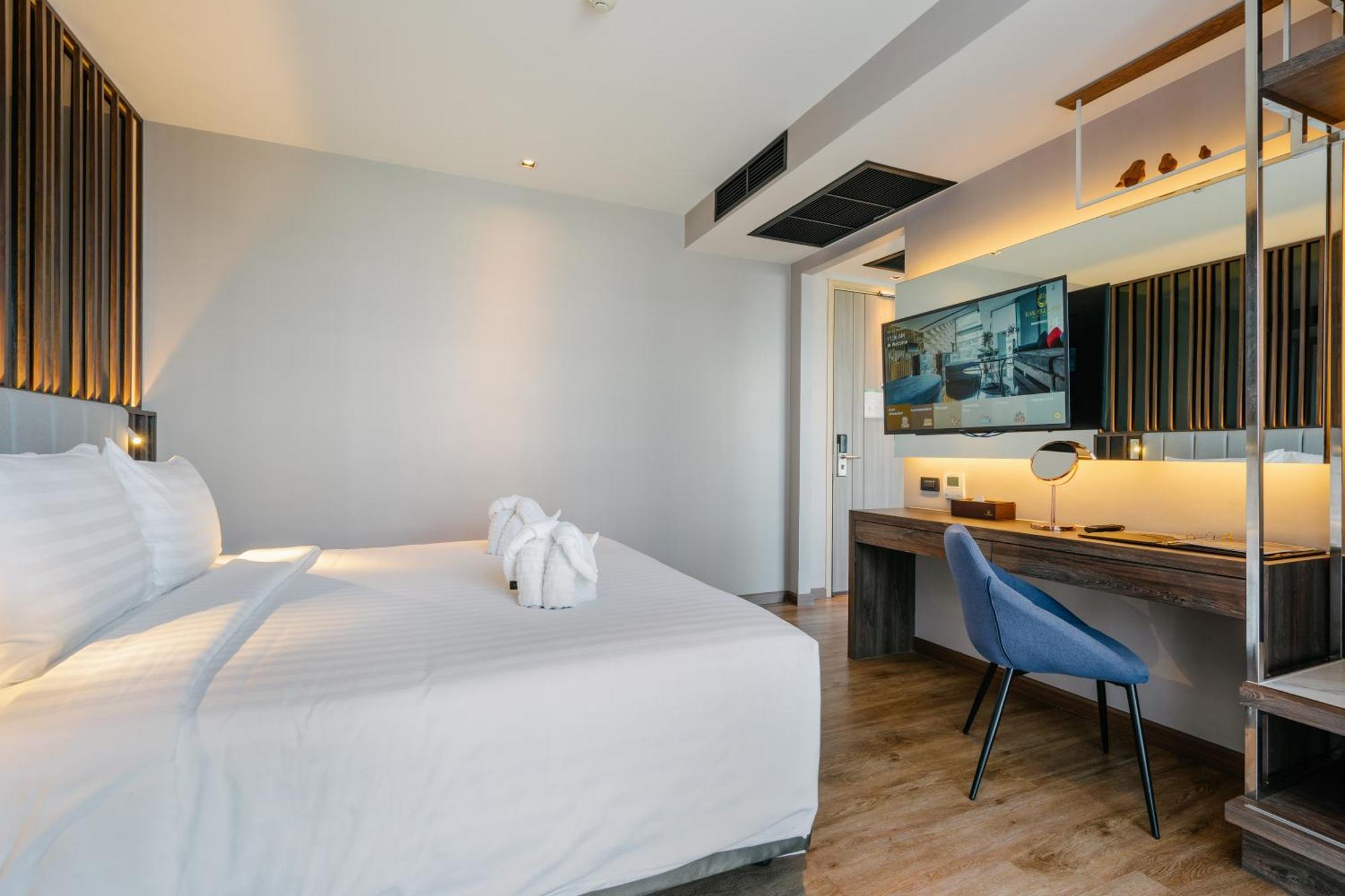 Rak Suite Room with Kitchenette City View- No Balcony