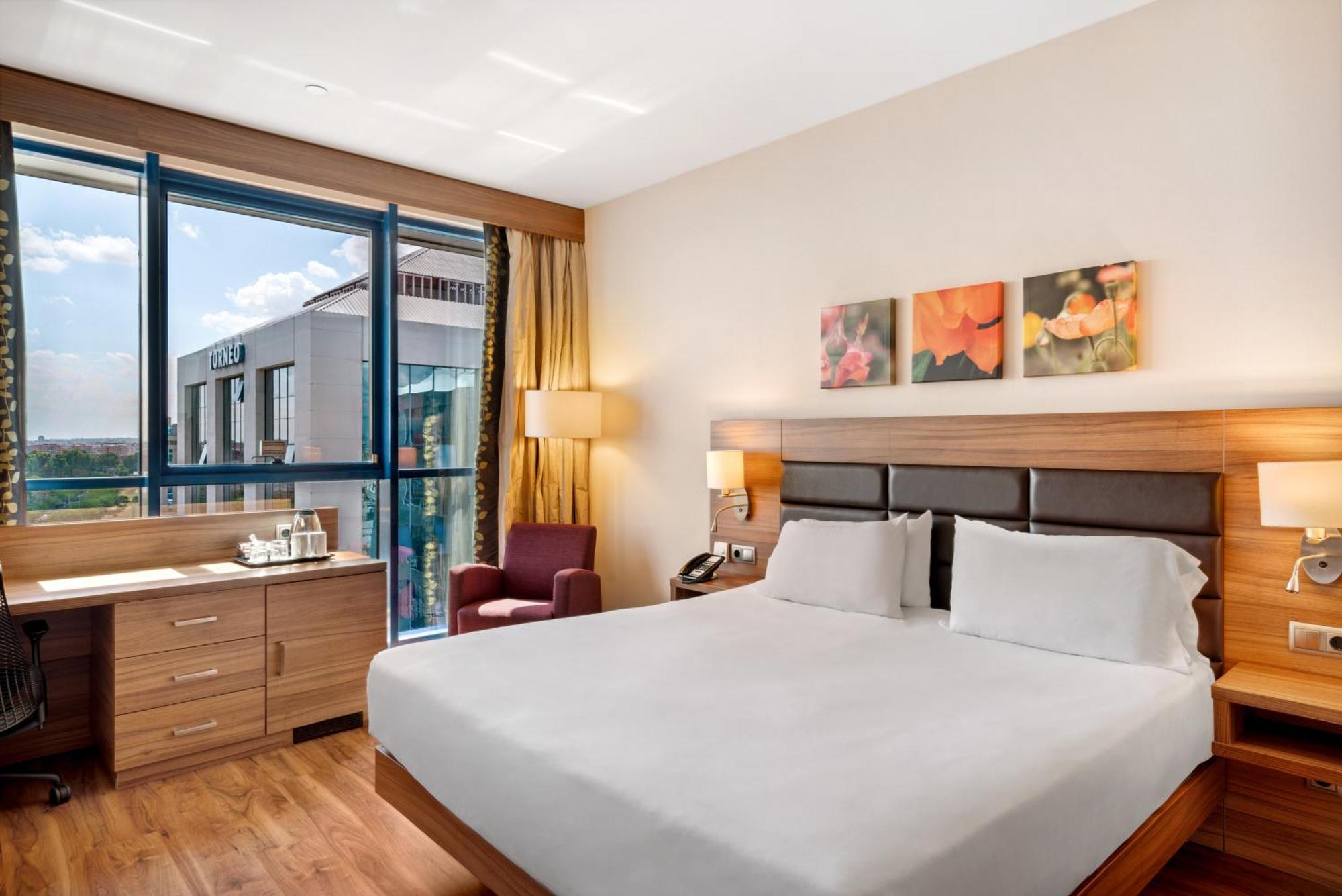 Queen Room - Accessible