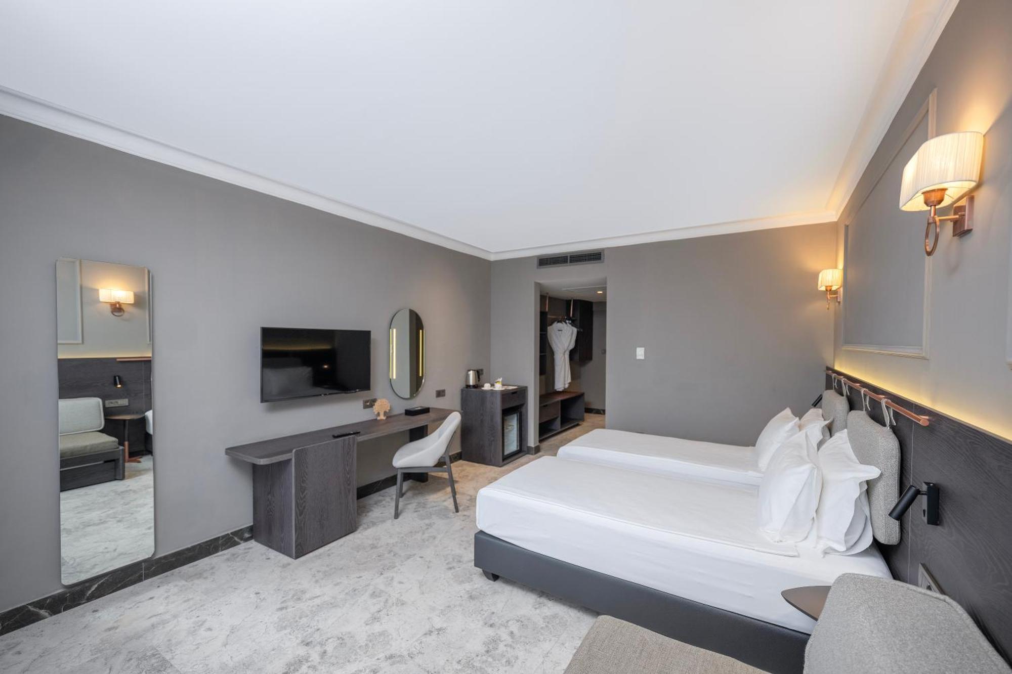 Superior Room with Sea View
