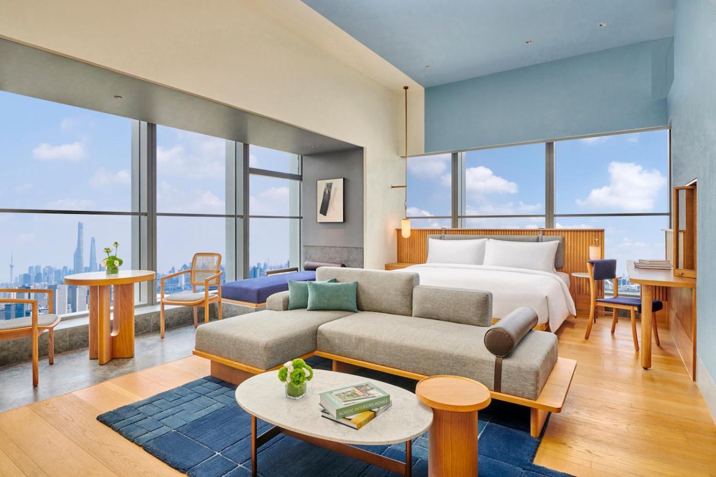 Premier 70 Corner (Premier Corner Room)