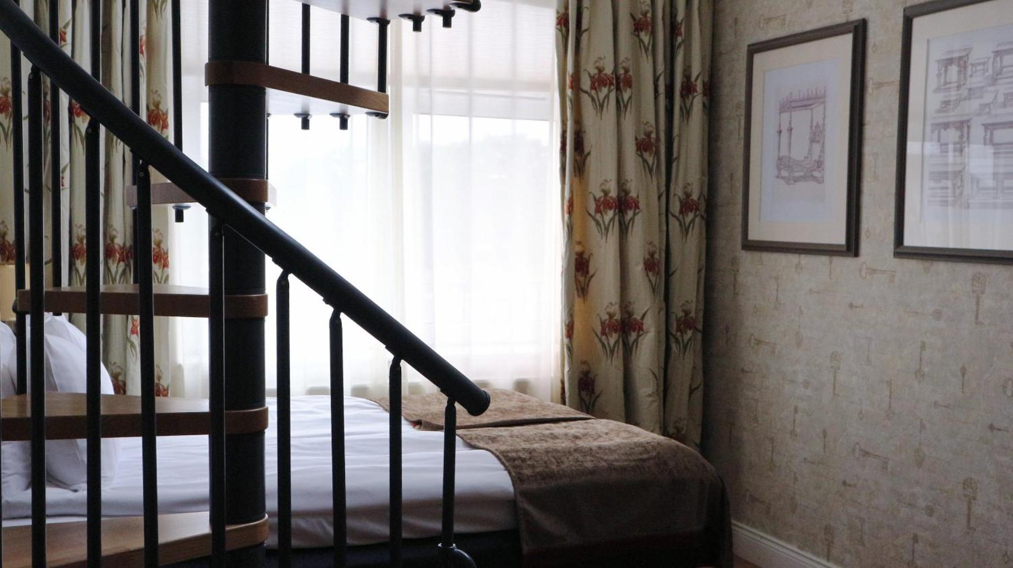 Queen Suite (140 cm)