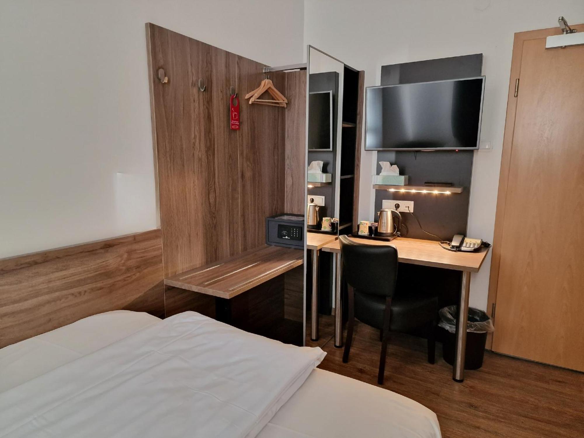Economy Double Room