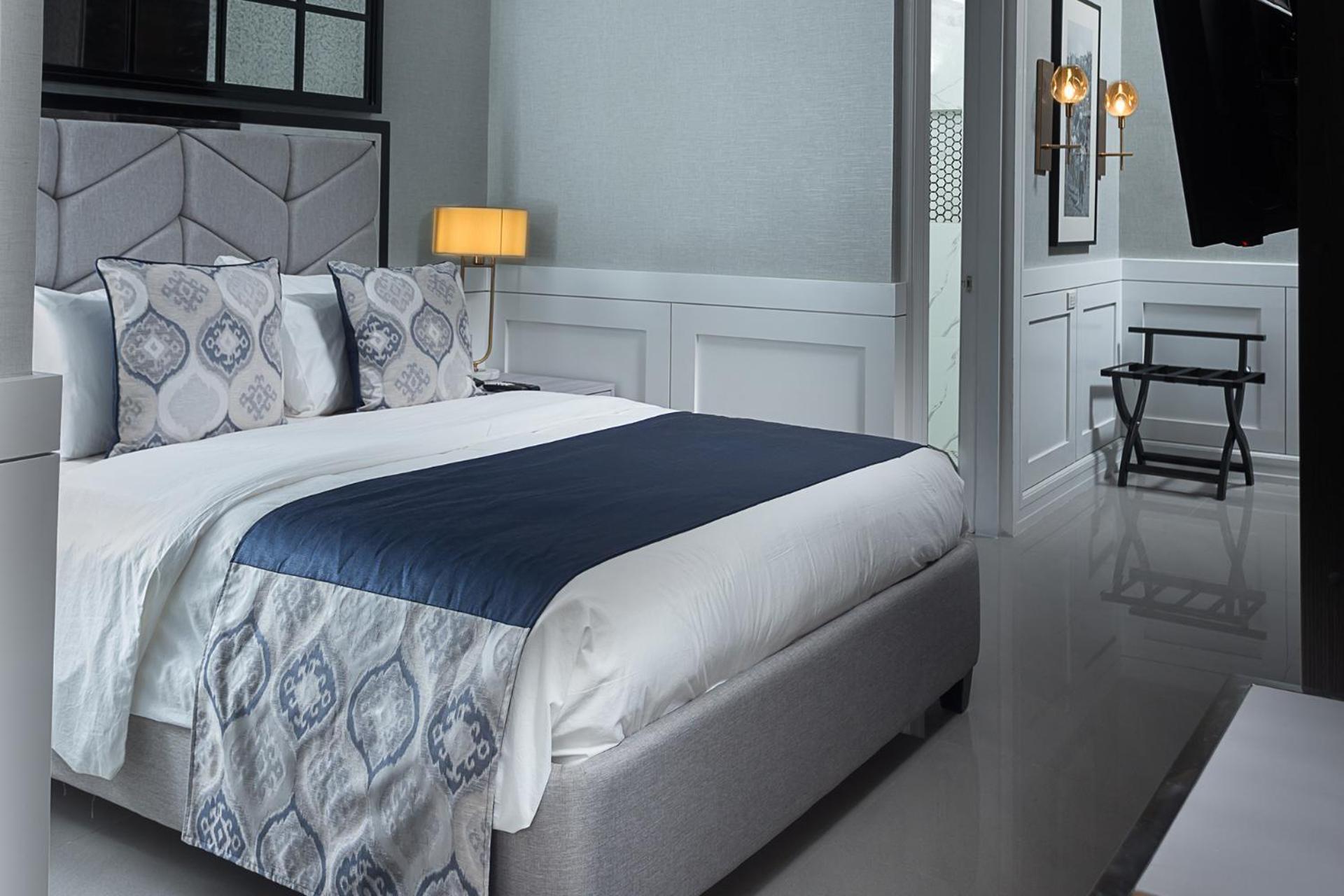 Deluxe Suite (No Window)