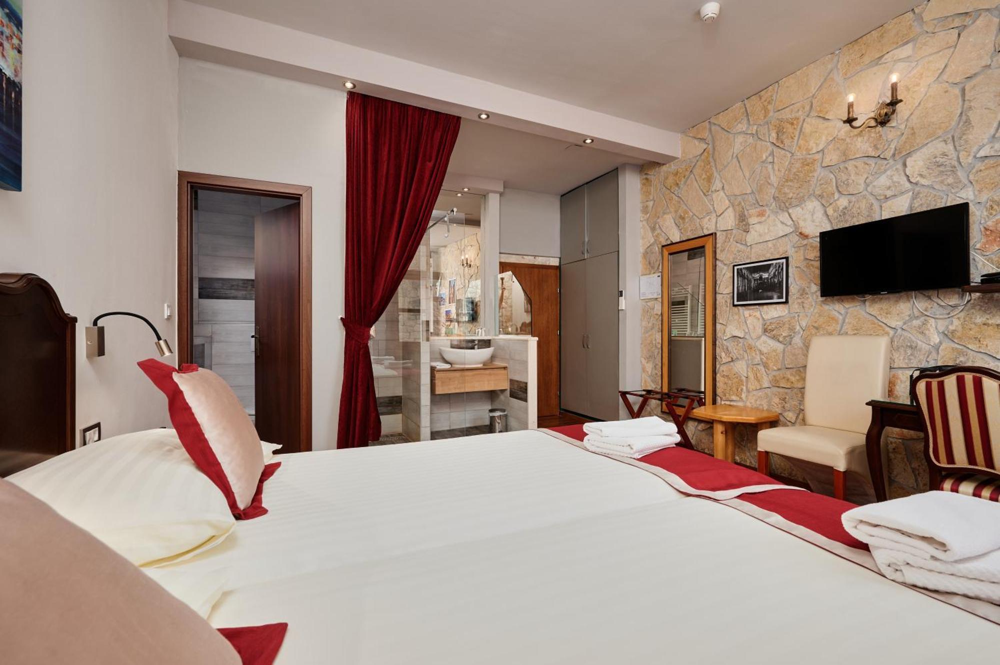 Special Offer - Double Room Romantic Package