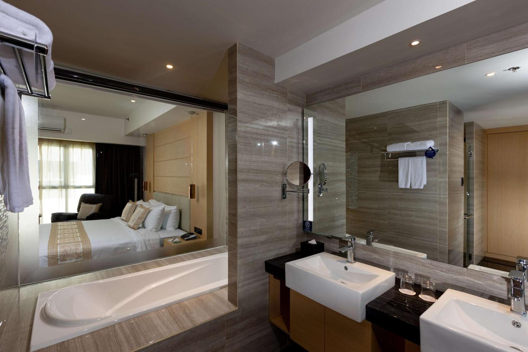 Superior King Suite - Non-Smoking