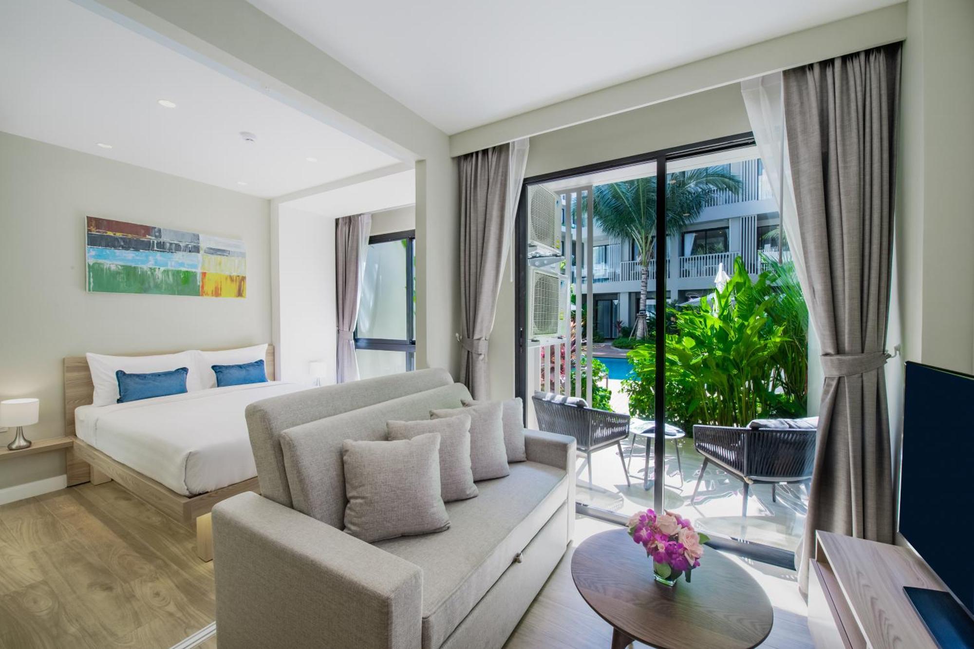Grand Deluxe Suite Pool Terrace