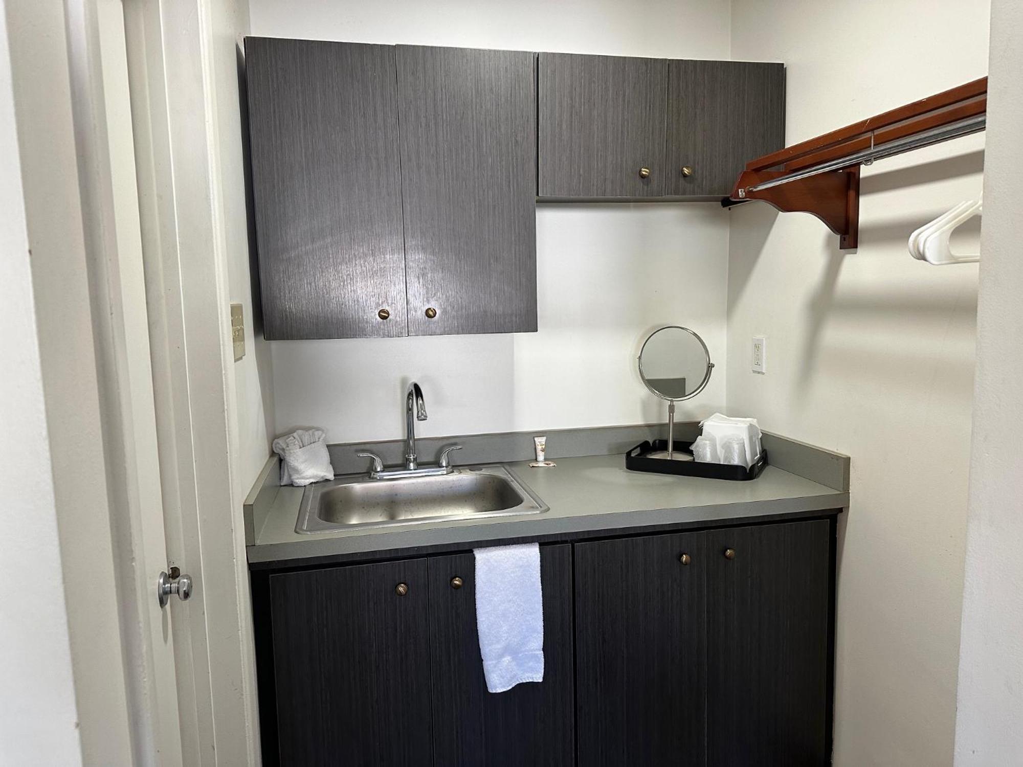 Deluxe Queen Room with Two Queen Beds - Non-Smoking