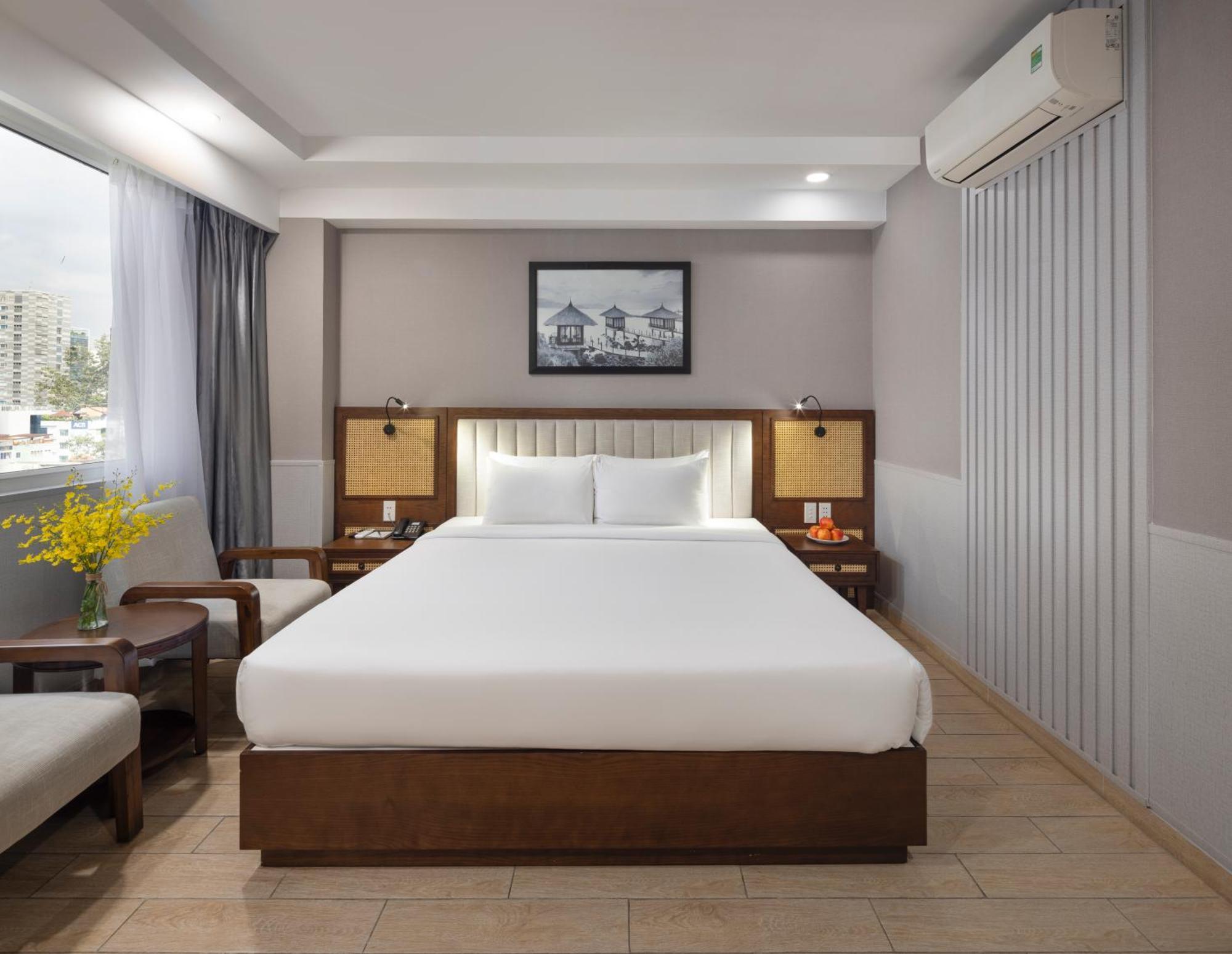 Executive Deluxe Double Room with City View