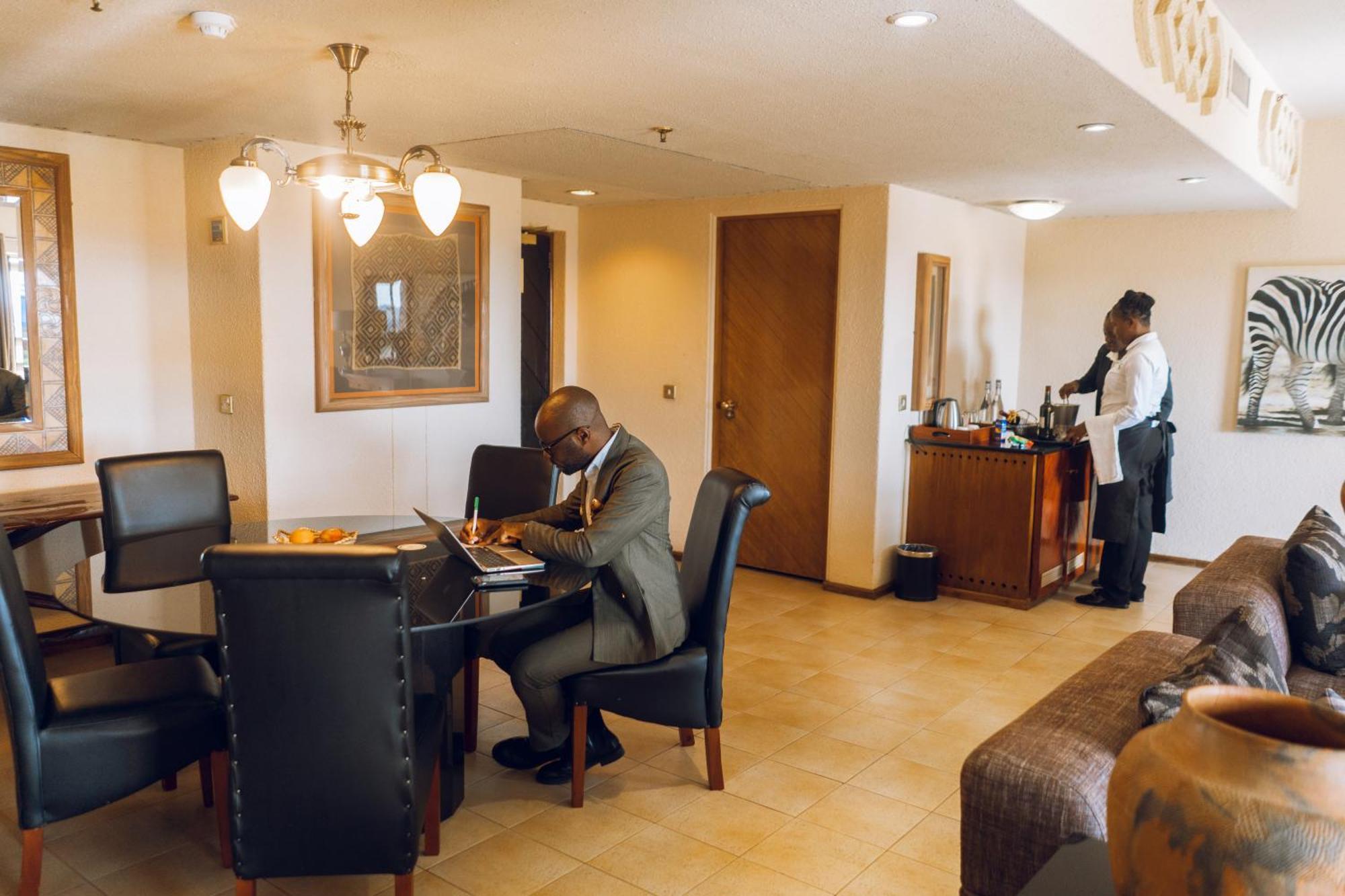 Deluxe Suite