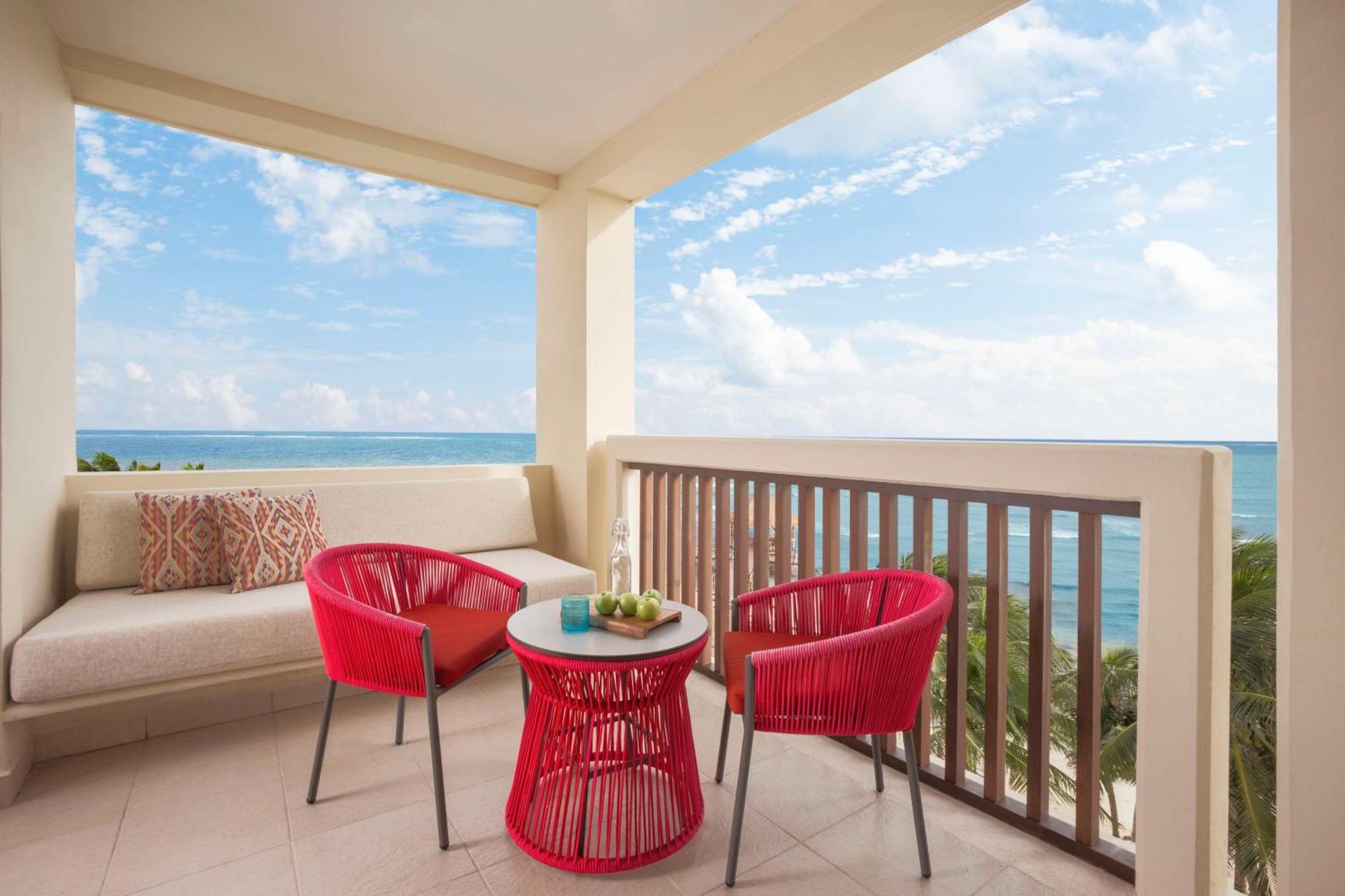 Preferred Club Master King Suite - Ocean Front