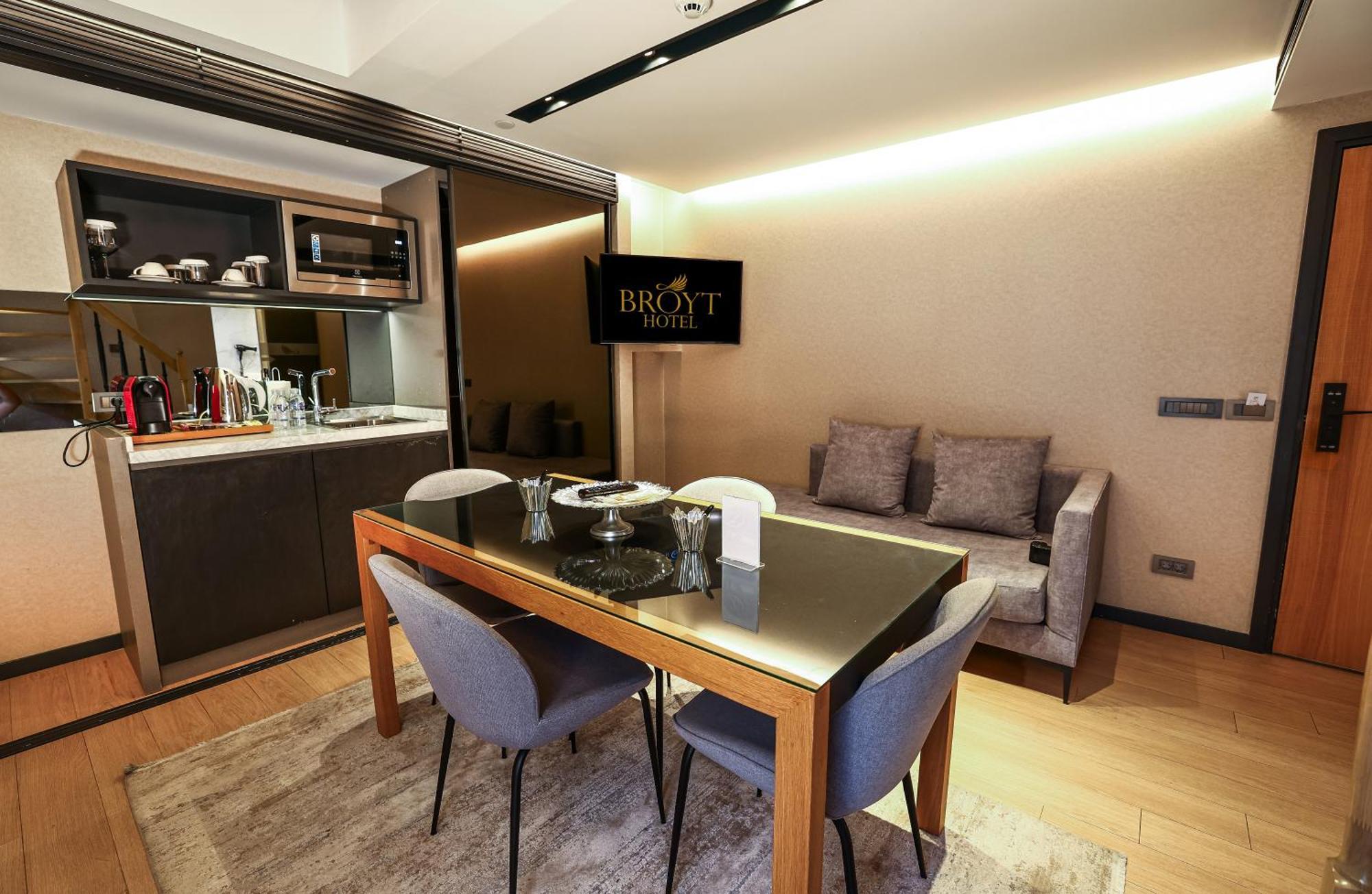 Penthouse Room