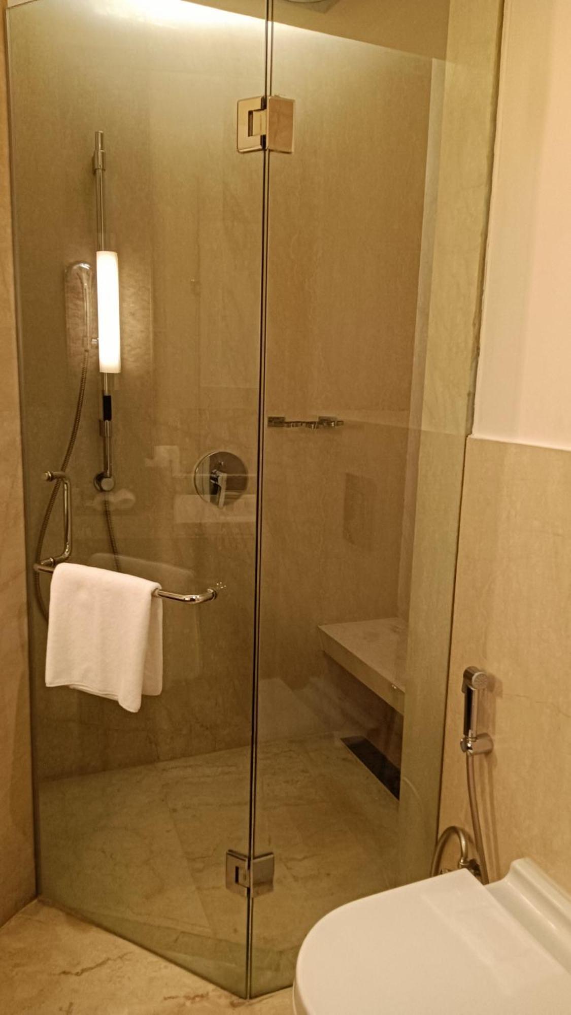 Deluxe Twin Room with omplimentary Welcome Drink & Chef's Amenities on Arrival