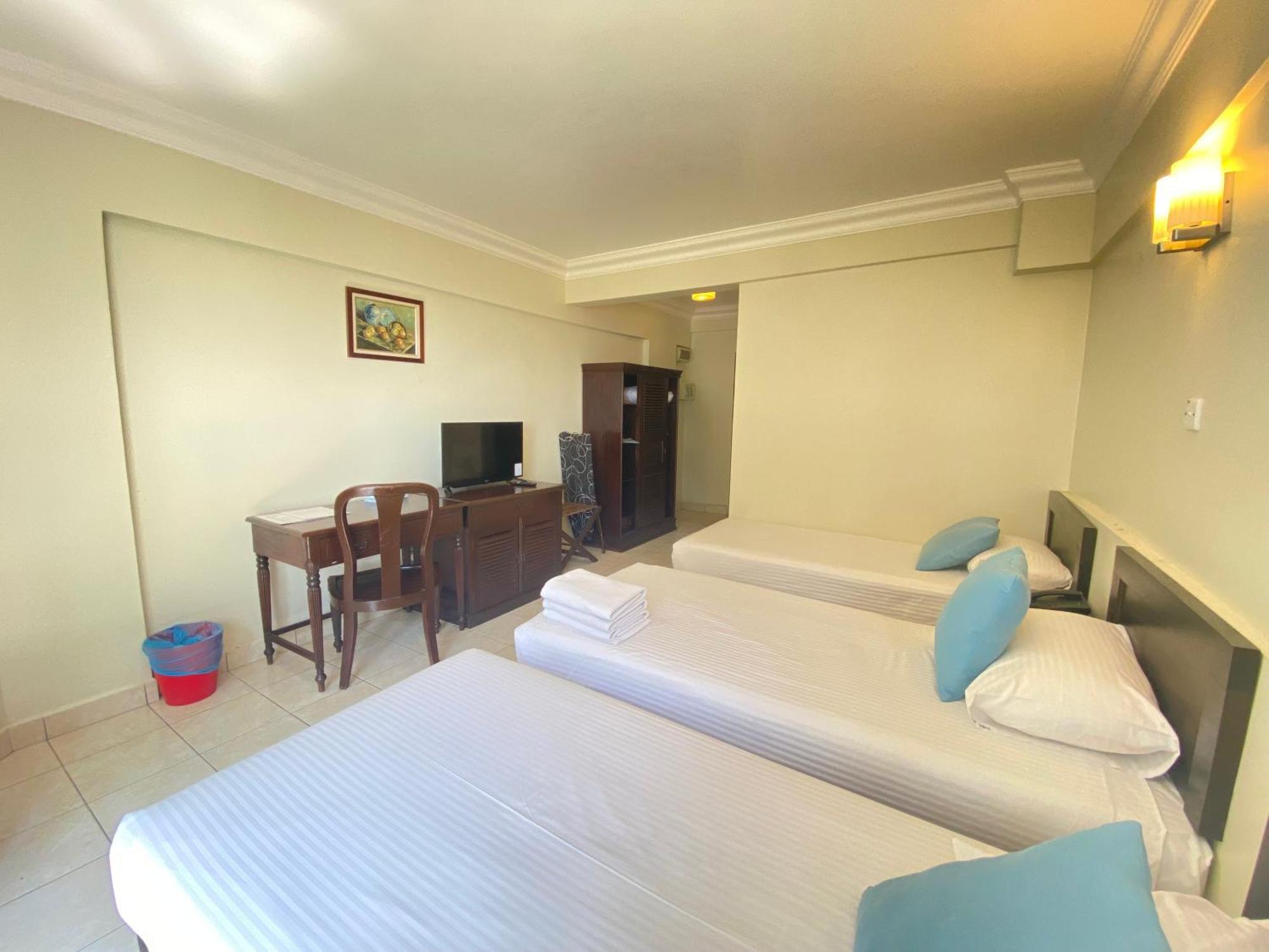 Deluxe Triple Room with Sea View