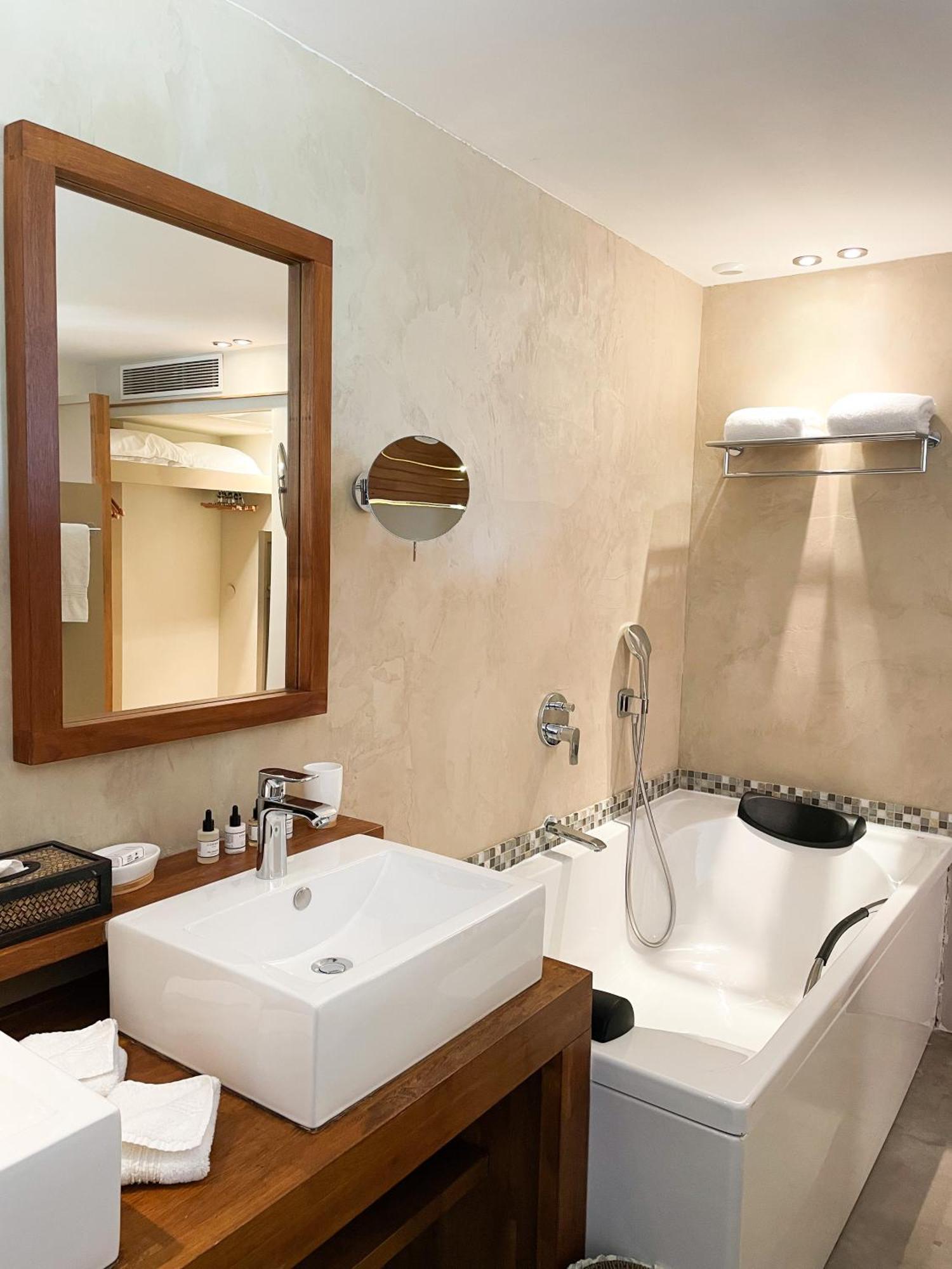 Royal Suite with Sea View and Terrace