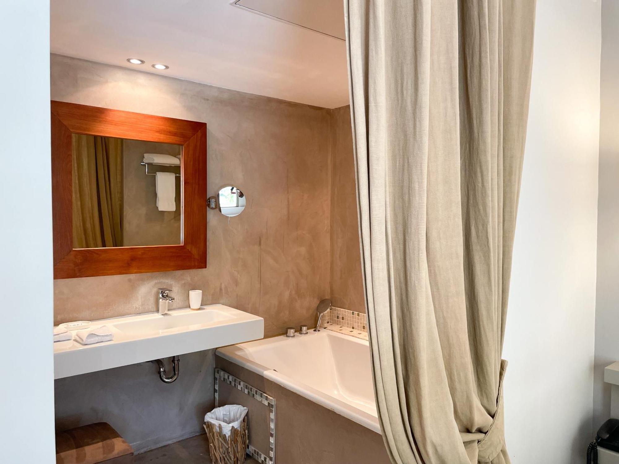Deluxe Double Room with Terrace