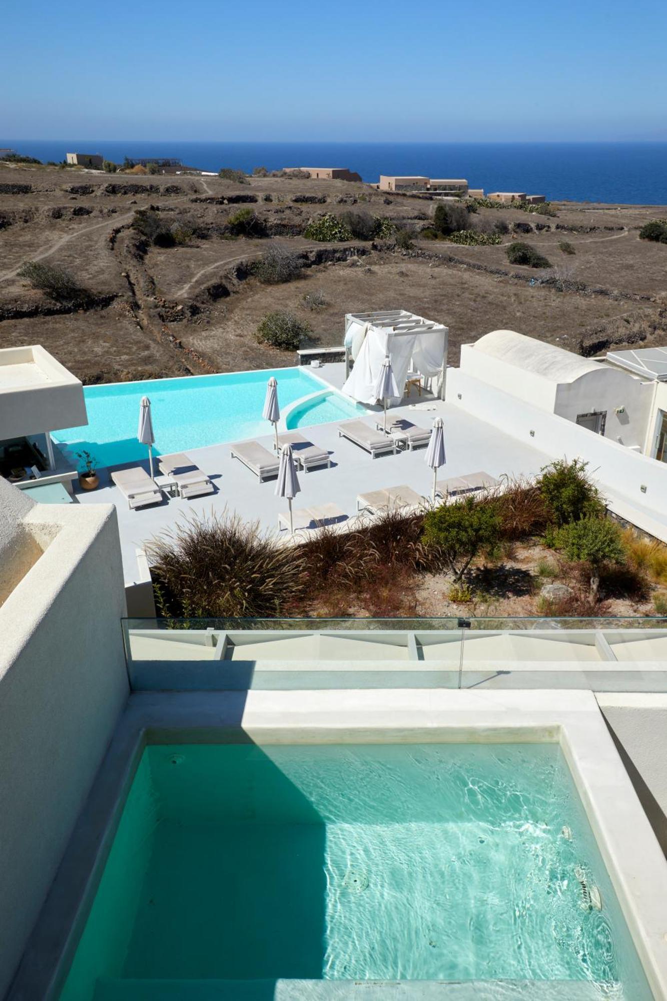 Honeymoon Suite with Outdoor Heated Jetted Tub