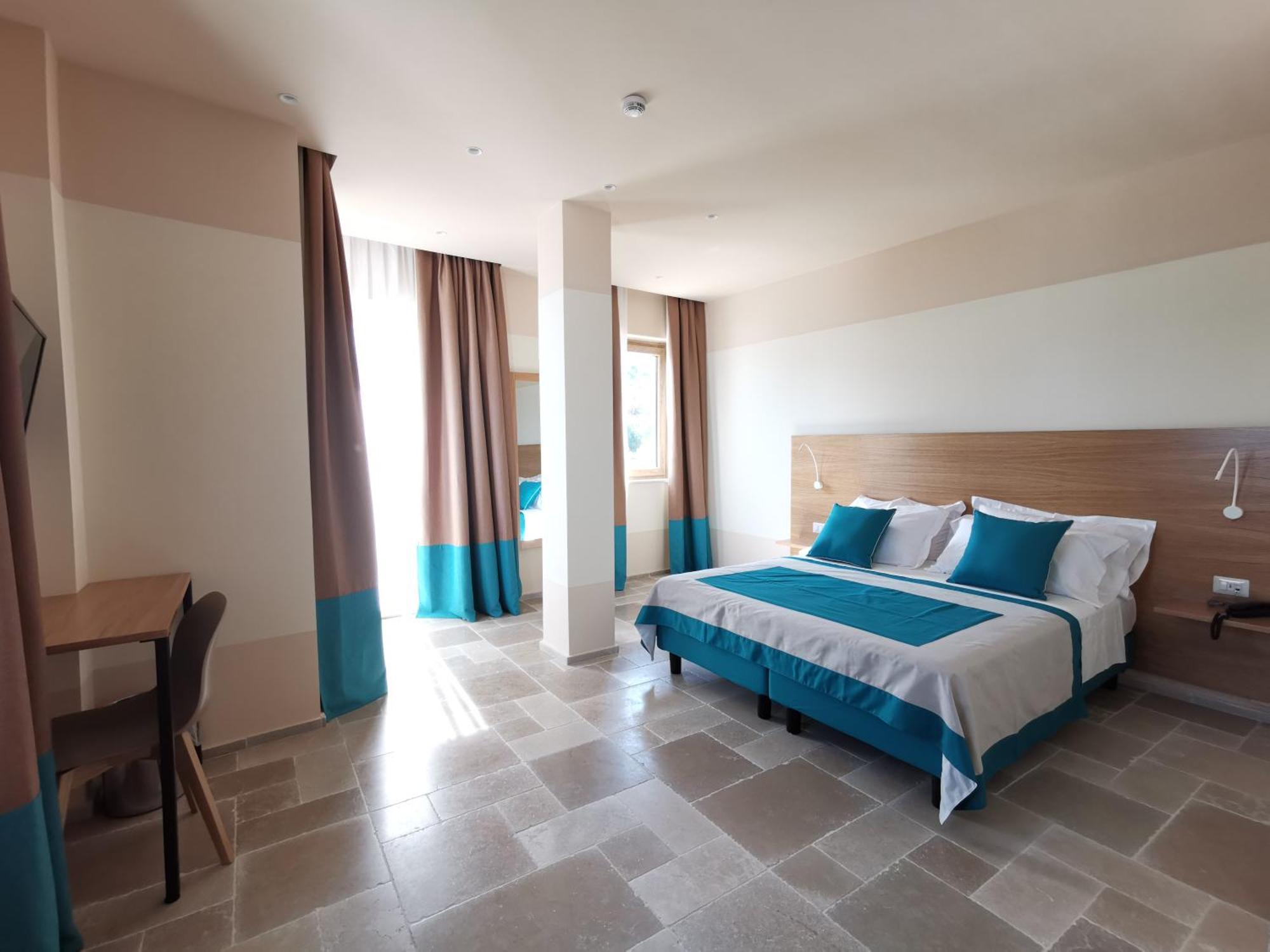 Double Room with Balcony and Sea View