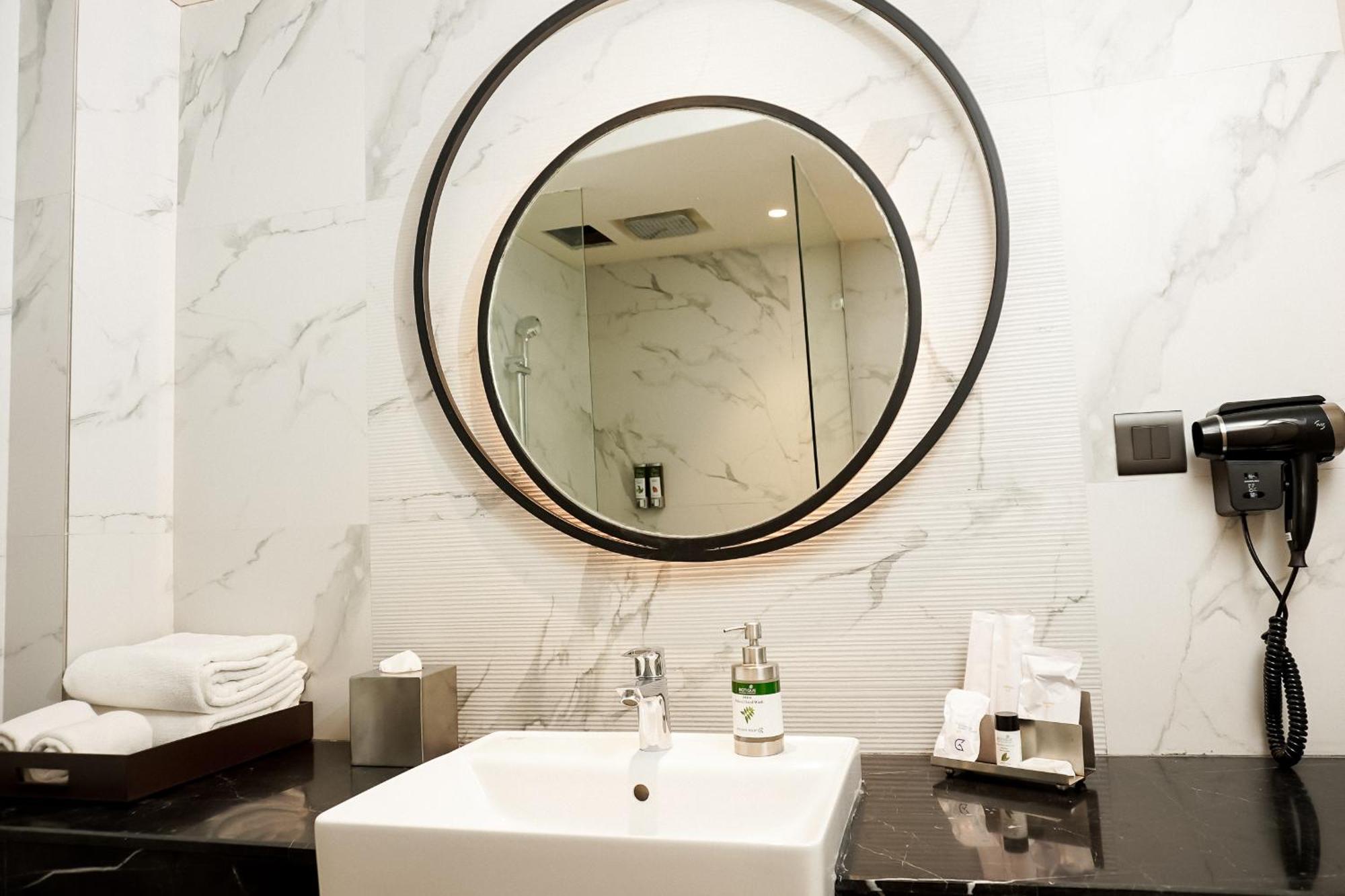 Executive King Room - Premium Wing with 20% discount on Food, Spa, Beverages and Laundry | 1+1 IMFL from 3pm to 7pm