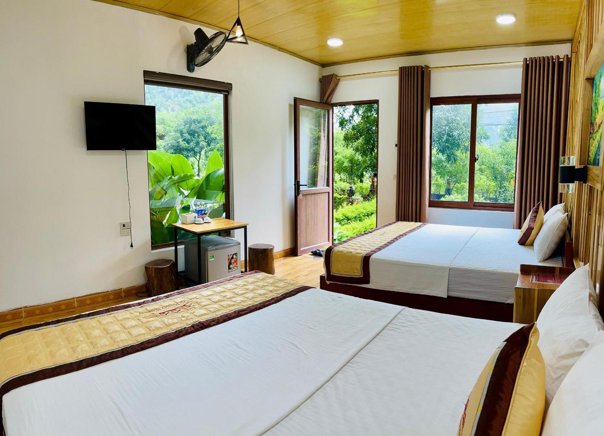 Family Room with Mountain View