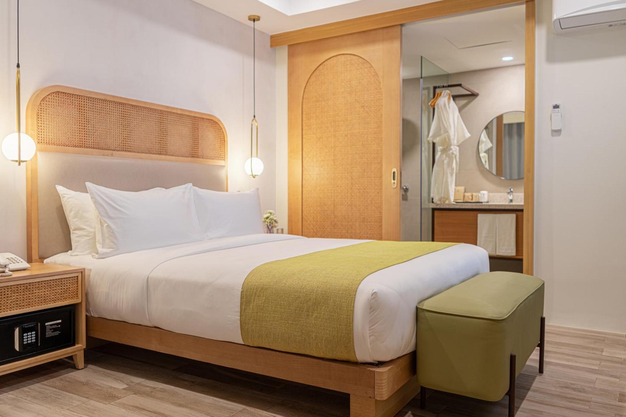 Deluxe Room (No Window)