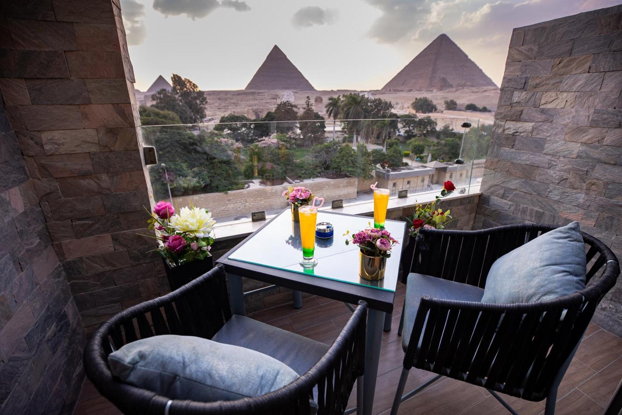 Deluxe Double or Twin Room with Pyramids View and Balcony