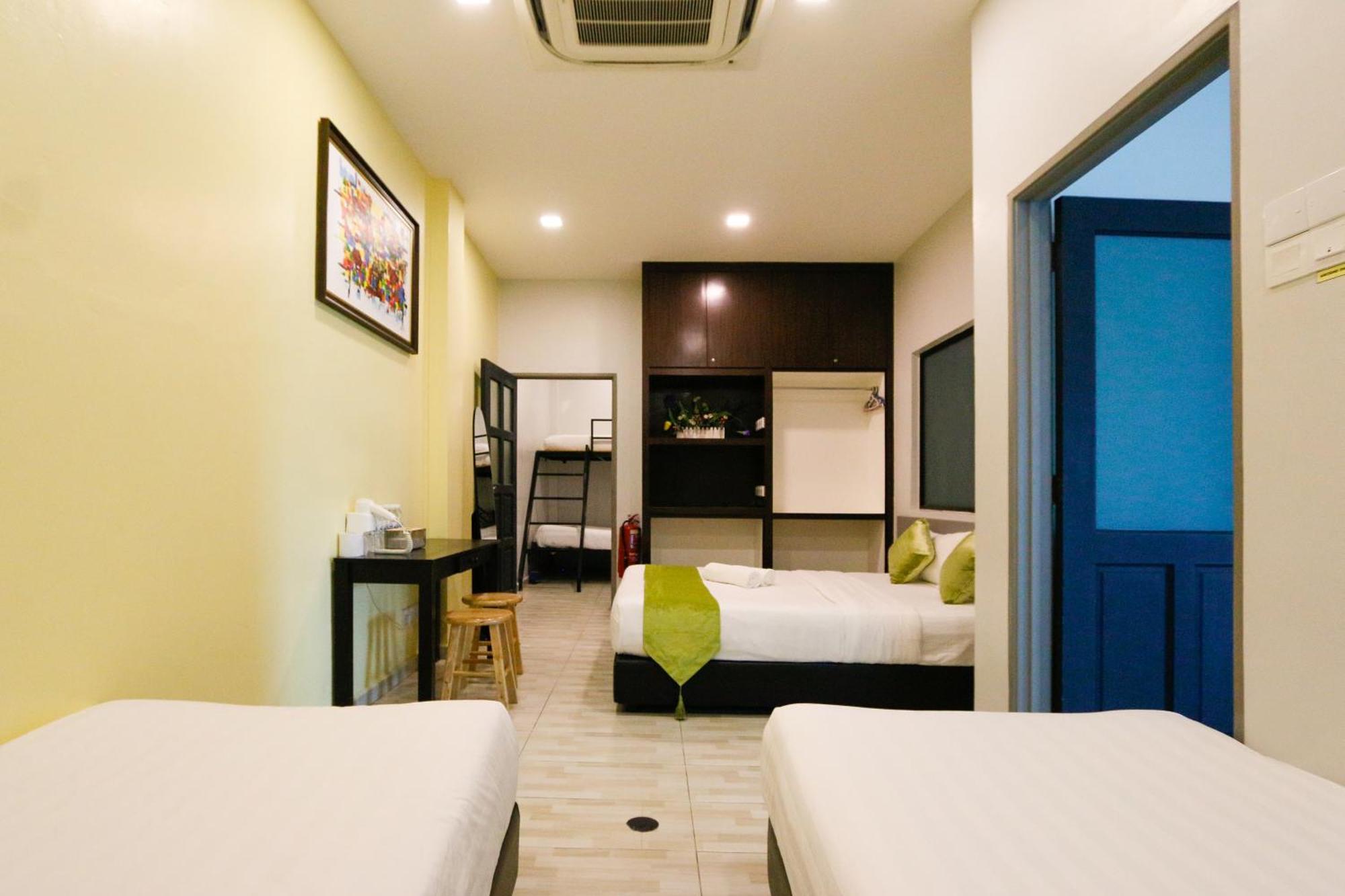 Deluxe Family Suite