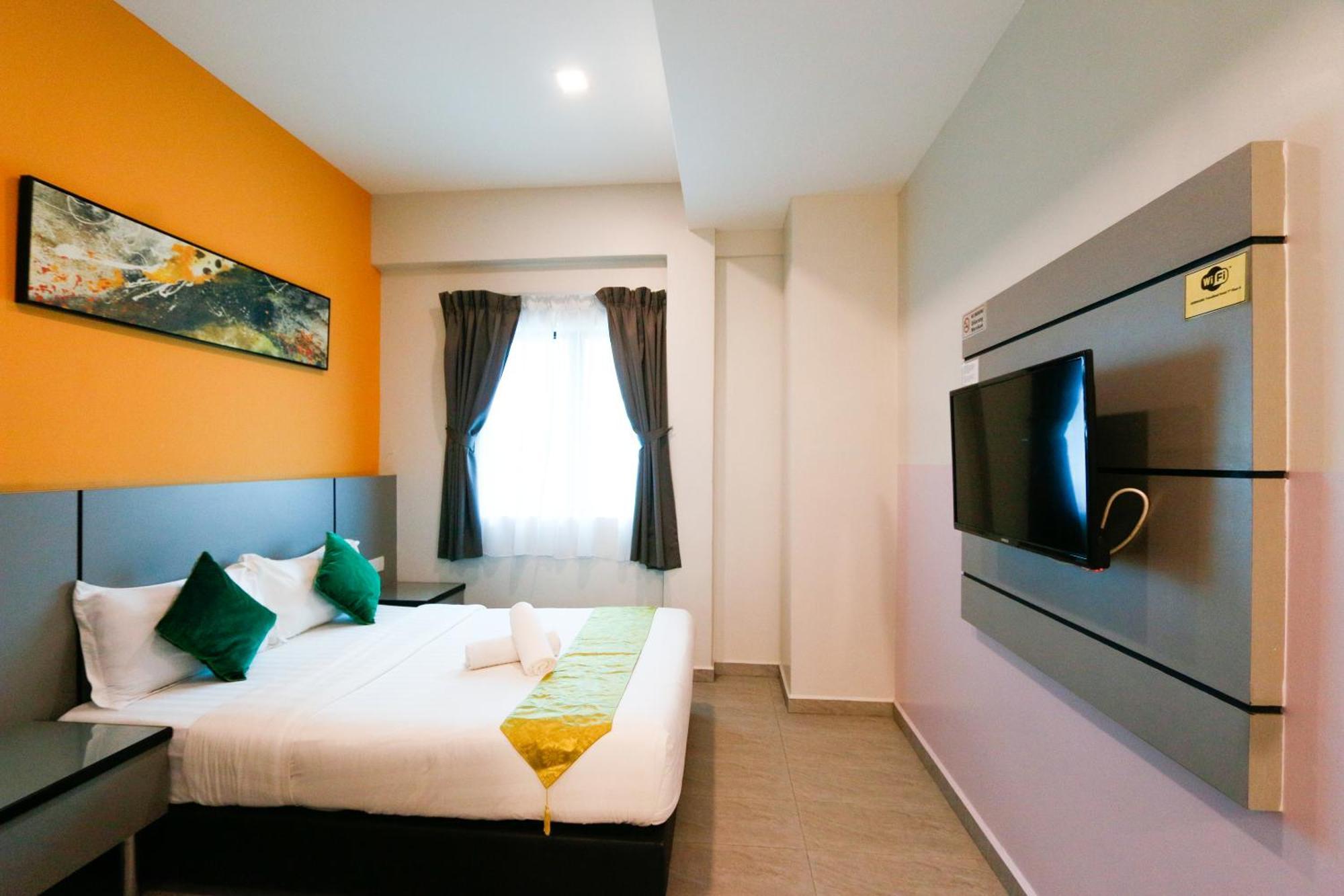 Deluxe Queen Room