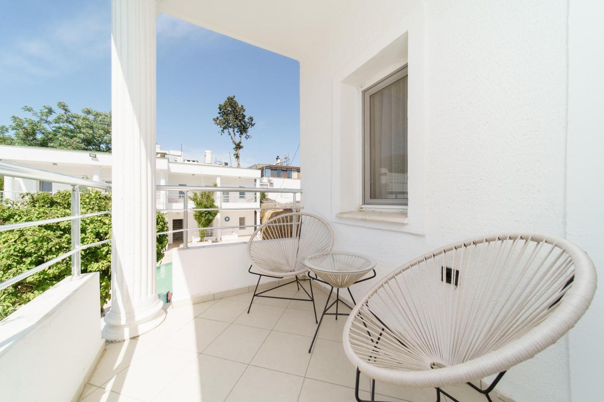 Superior Triple Room With Balcony