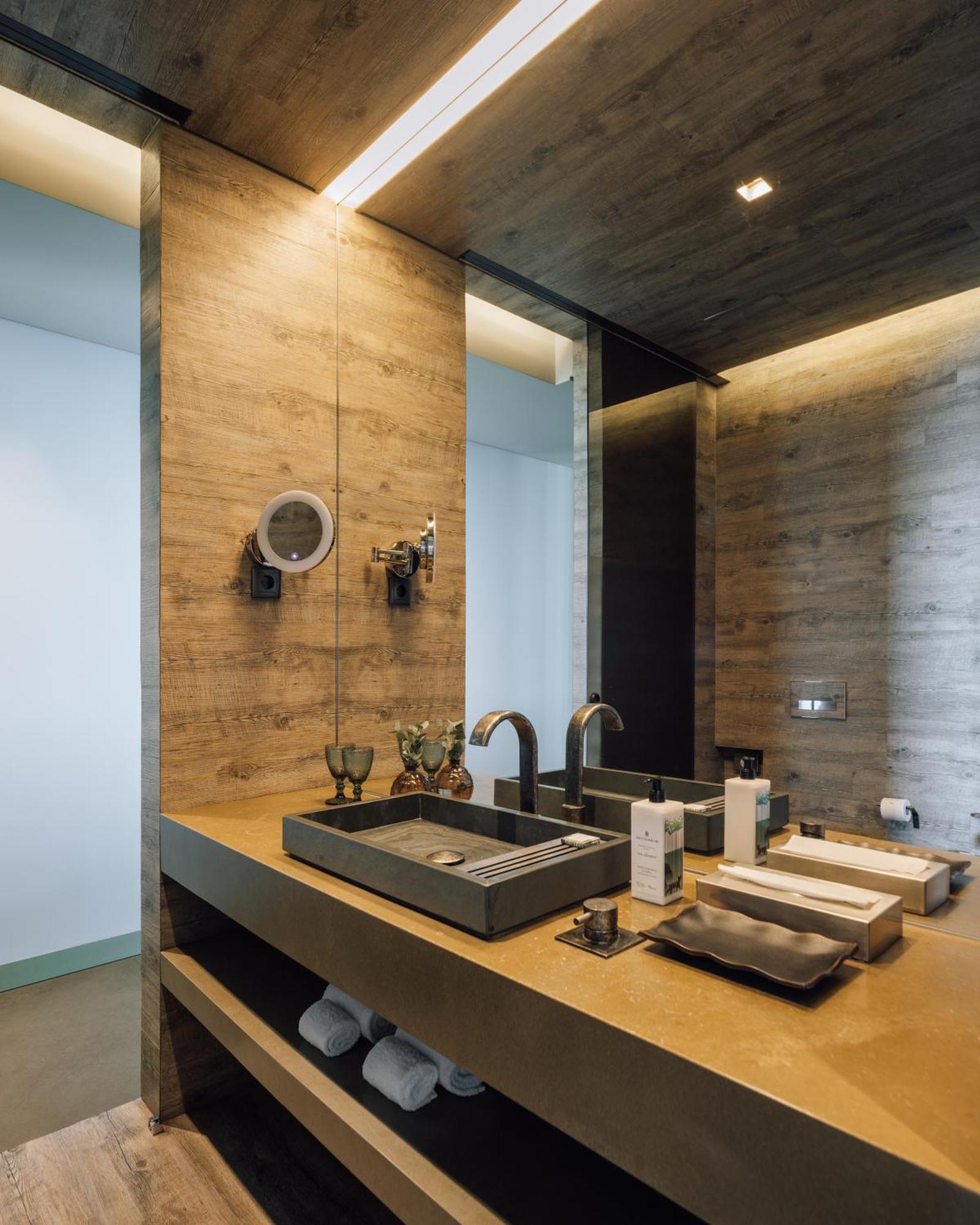 SPE Pool Room