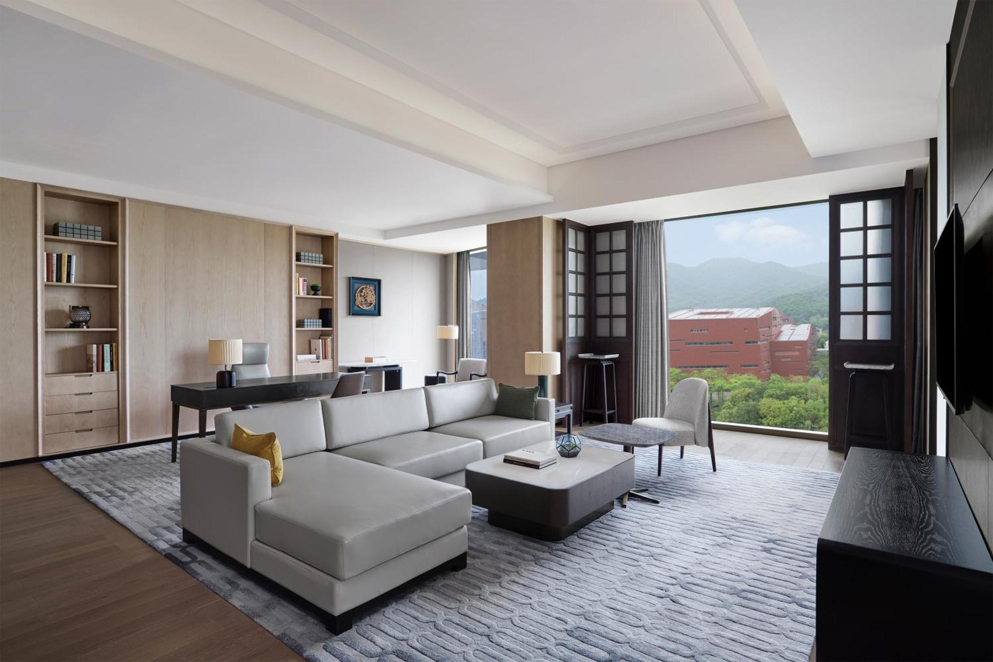 Executive Elite Suite